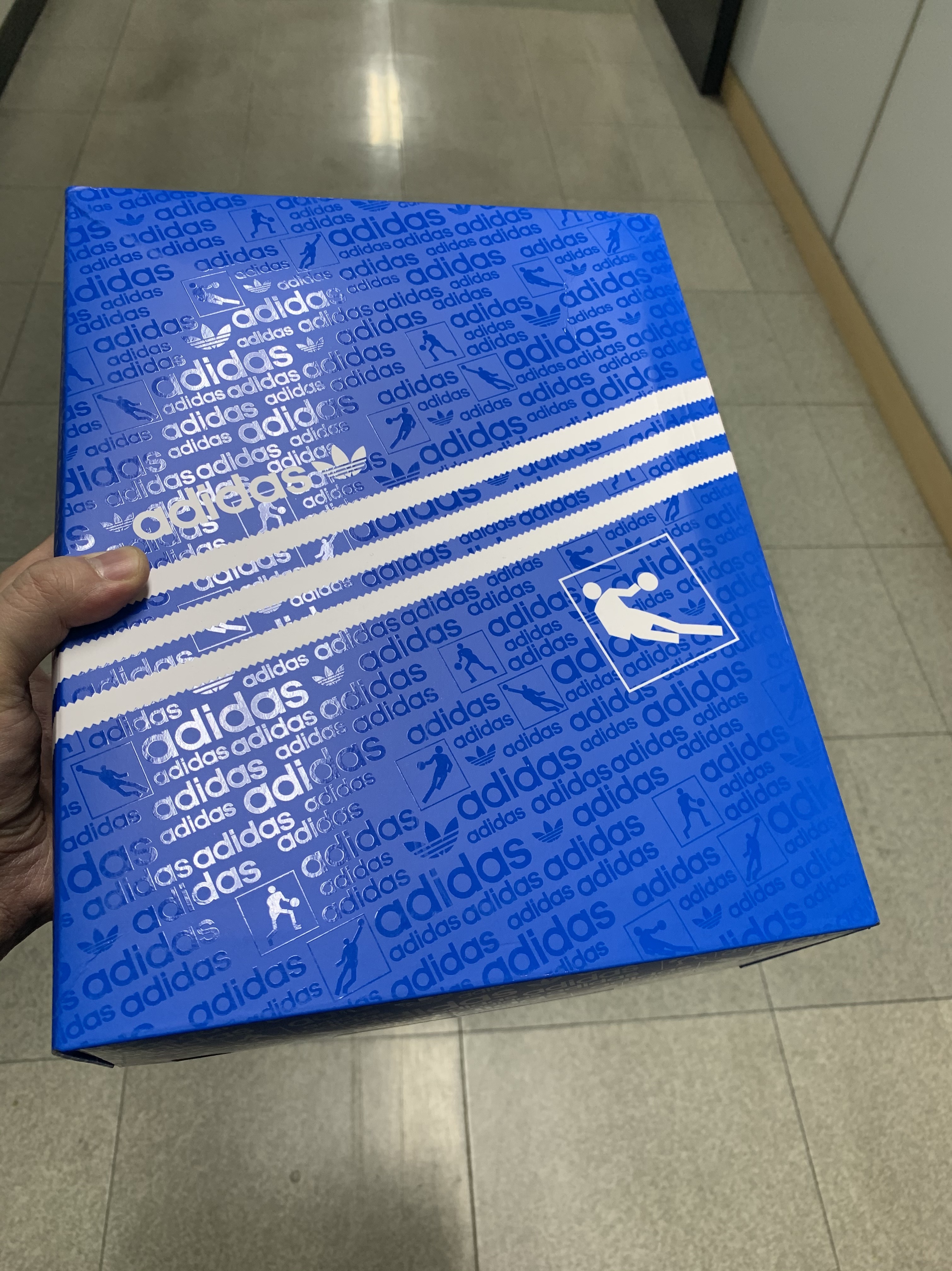 Adidas OG Forum 84 High Blue Thread 착용 스타일 - 3