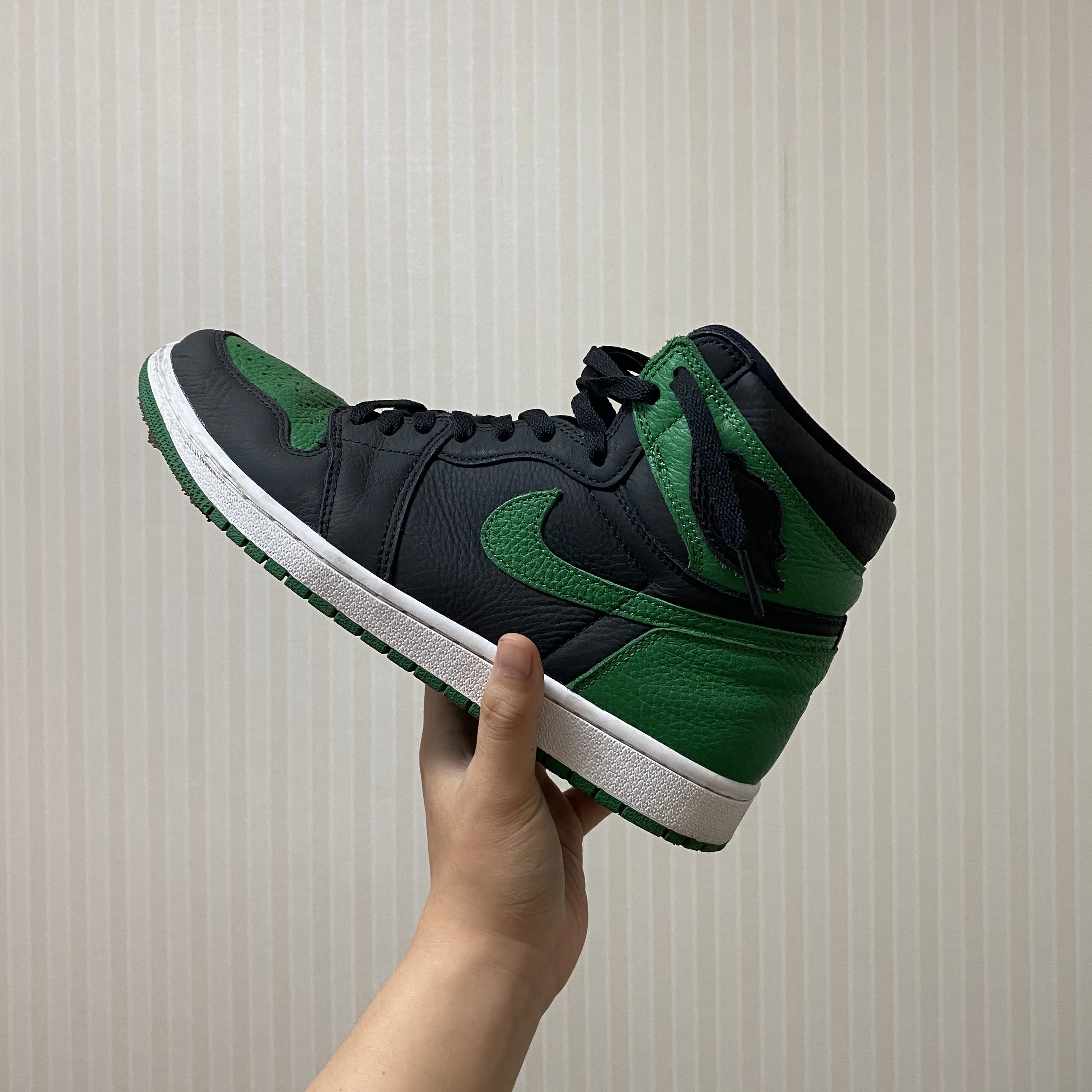 Jordan 1 Retro High OG Pine Green Black 착용 스타일