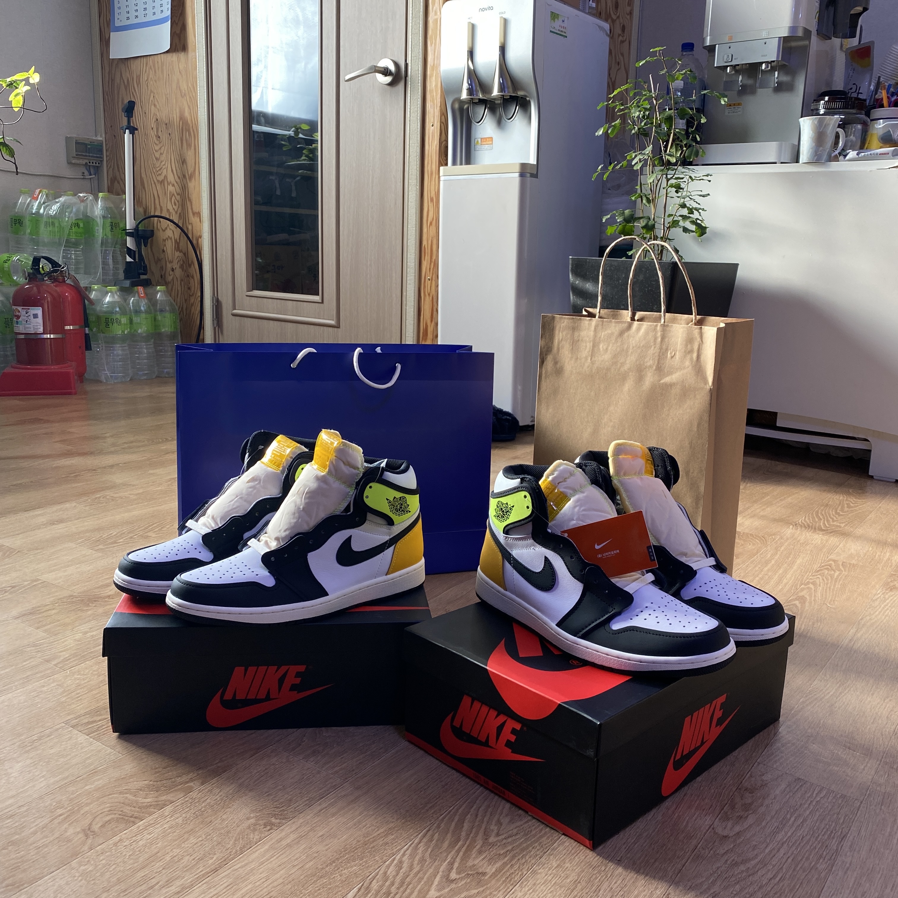 Jordan 1 Retro High OG Volt Gold 착용 스타일