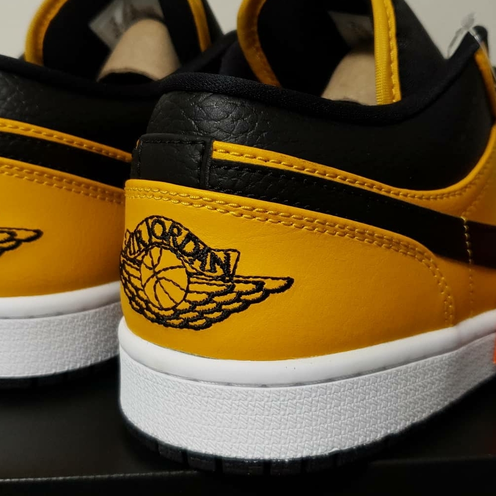 Jordan 1 Low University Gold Black 착용 스타일 - 4