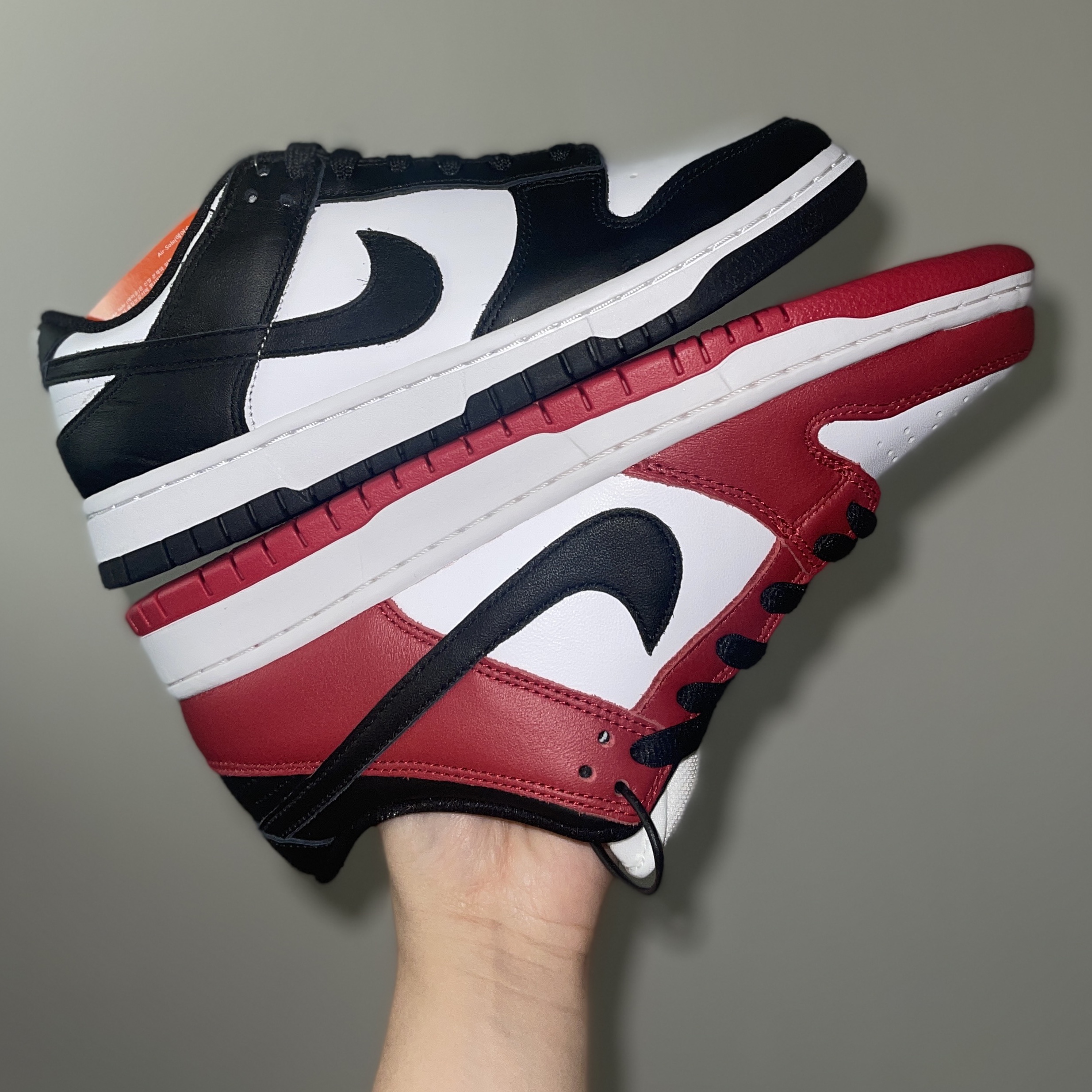 (W) Nike Dunk Low Black, Nike SB Dunk Low Pro Chicago 착용 스타일 - 1