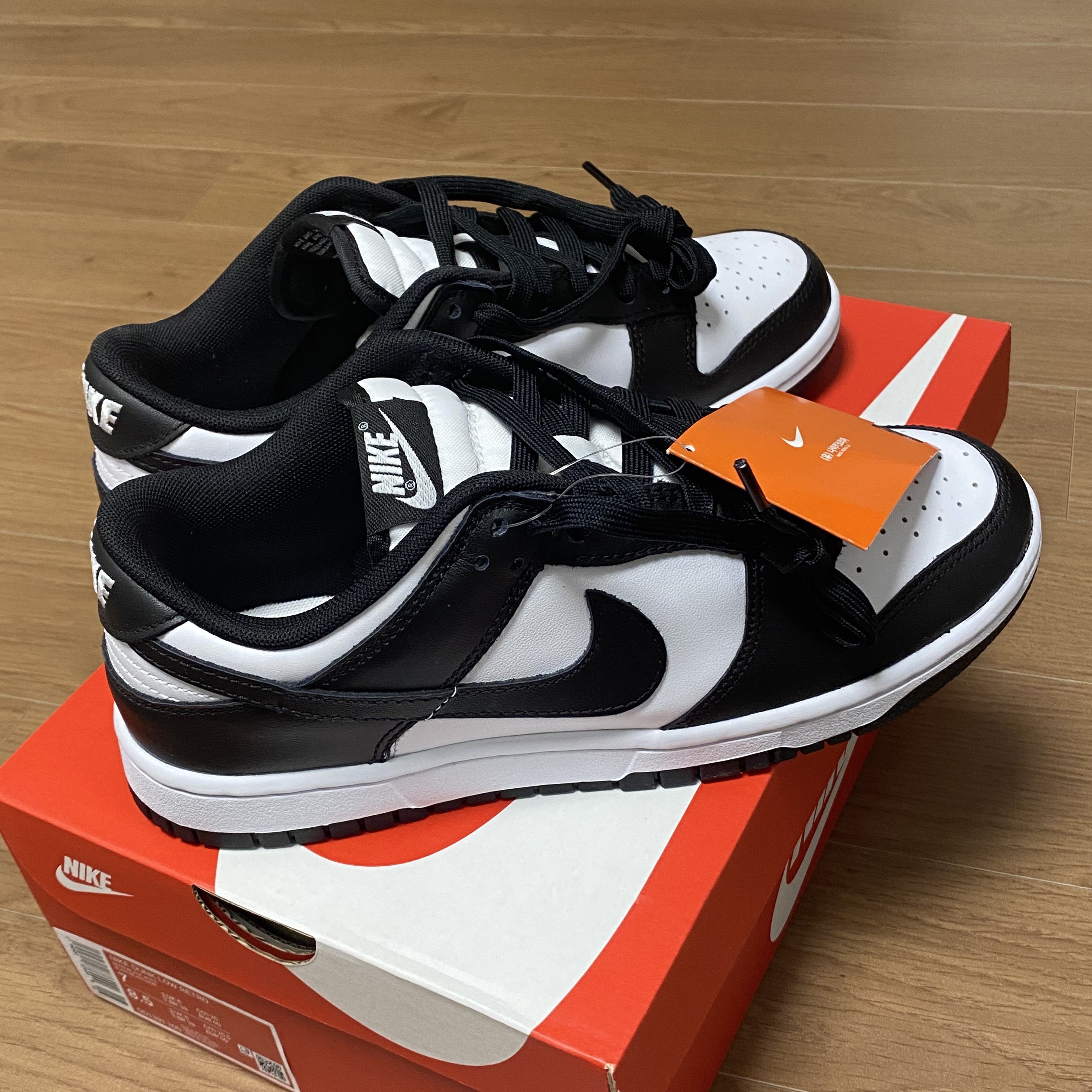 Nike Dunk Low Retro Black 착용 스타일 - 1