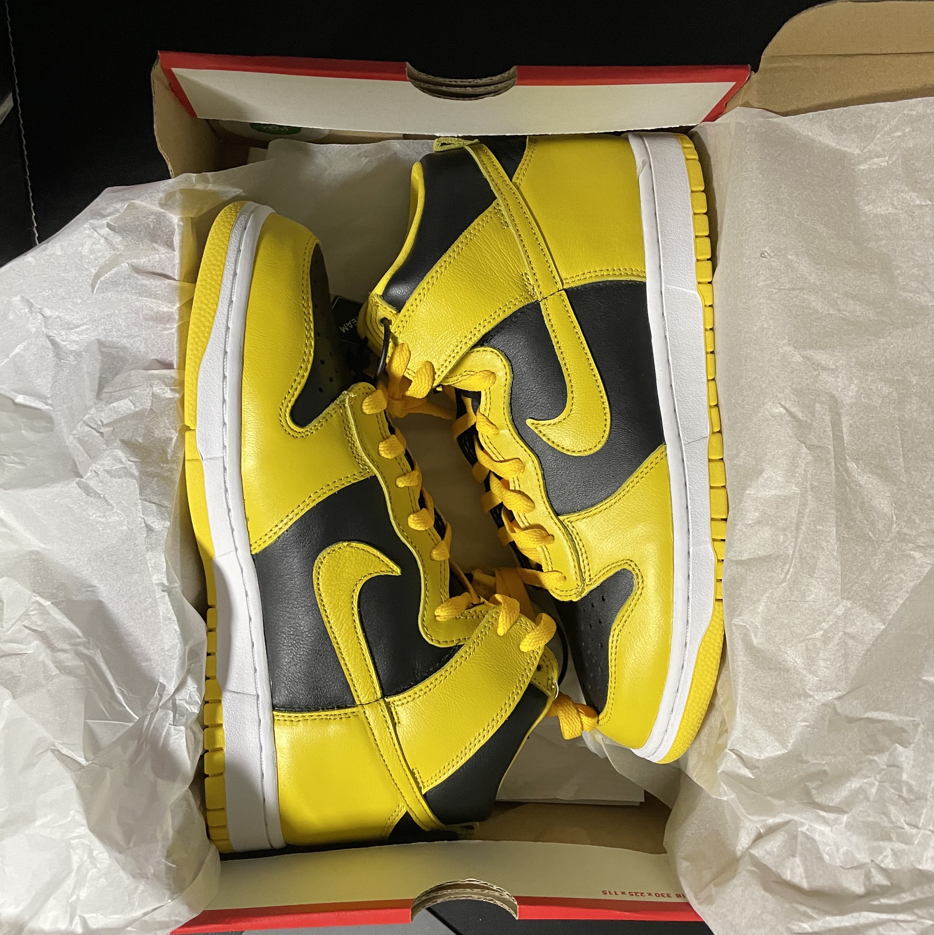 Nike Dunk High SP Varsity Maize 착용 스타일