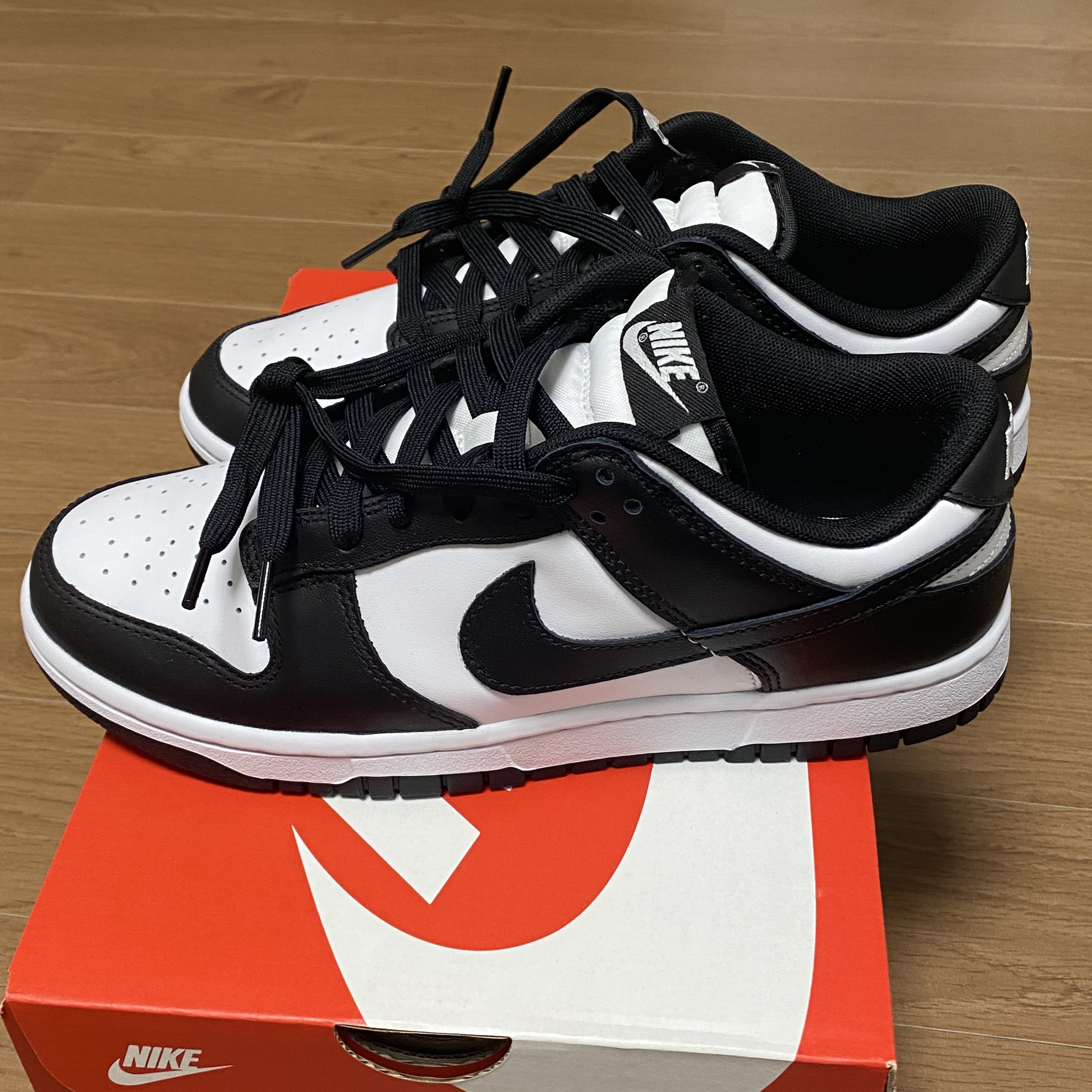Nike Dunk Low Retro Black 착용 스타일 - 2