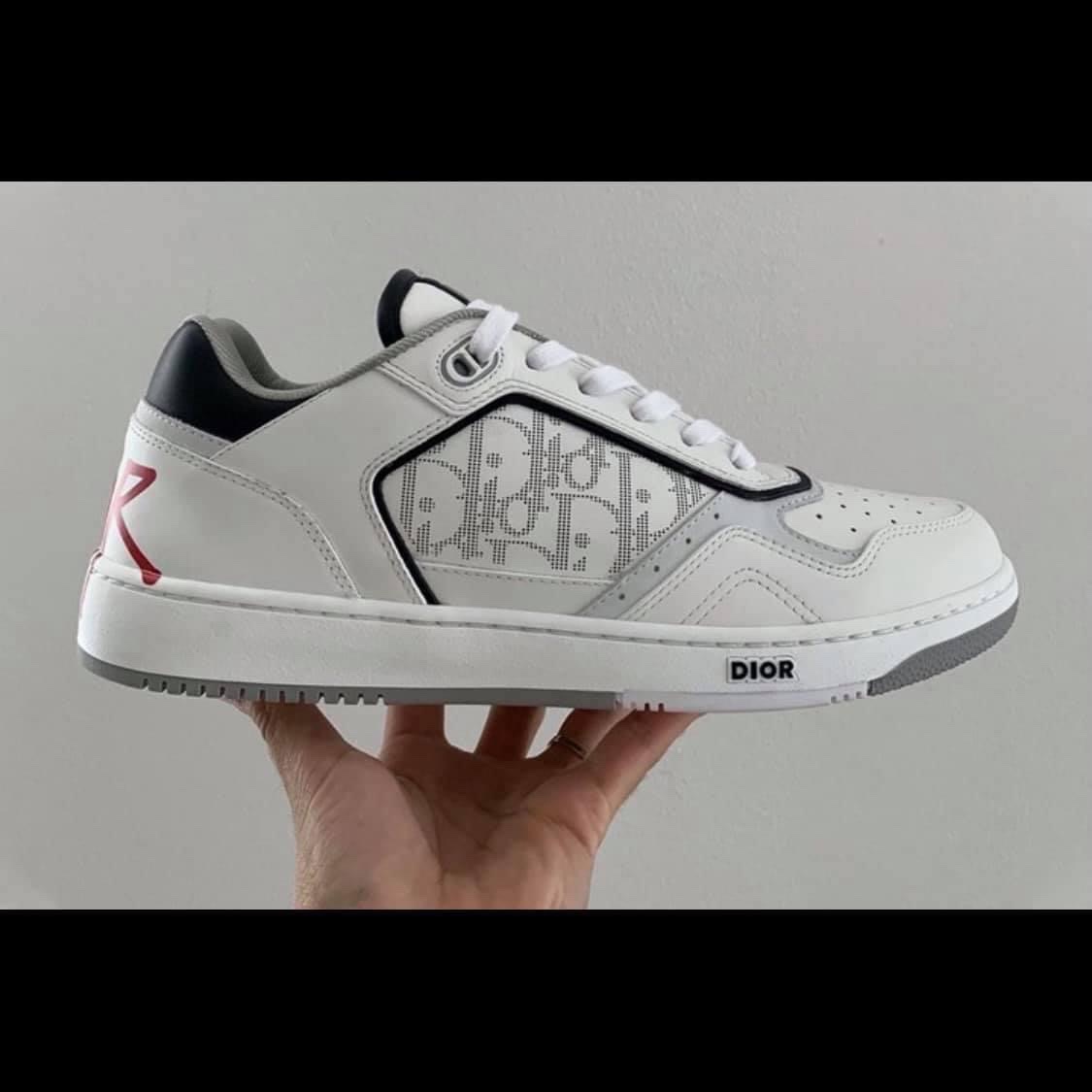 Dior x Shawn B23 High Dior Oblique Canvas Bee Embroidery Patch, Dior B23 High Dior Oblique White & Black 착용 스타일 - 2