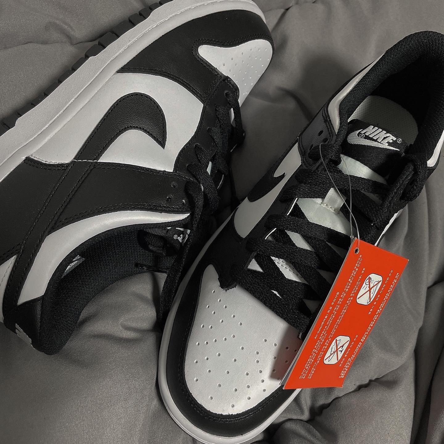 (GS) Nike Dunk Low Black 착용 스타일 - 2