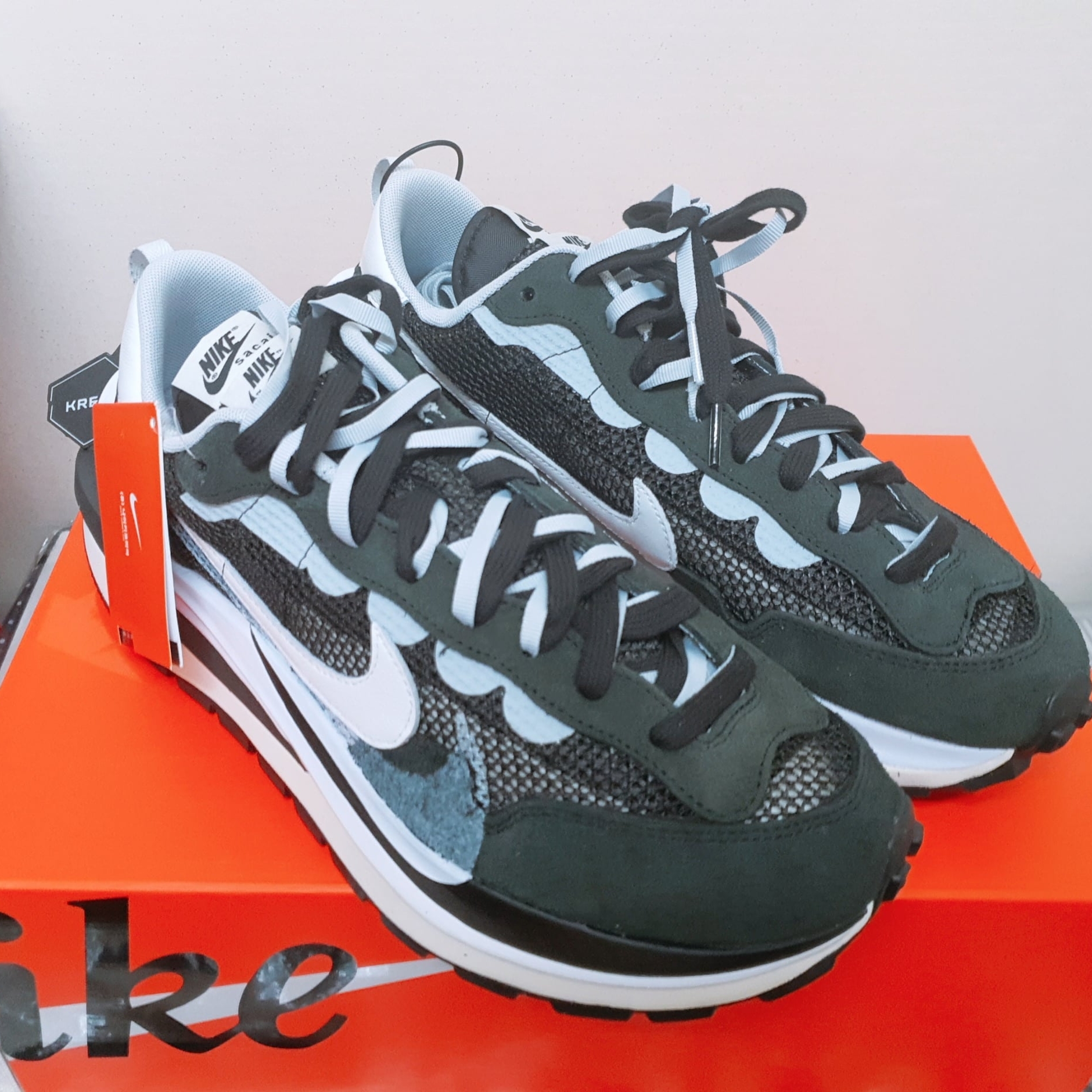 Nike x Sacai VaporWaffle Black White 착용 스타일