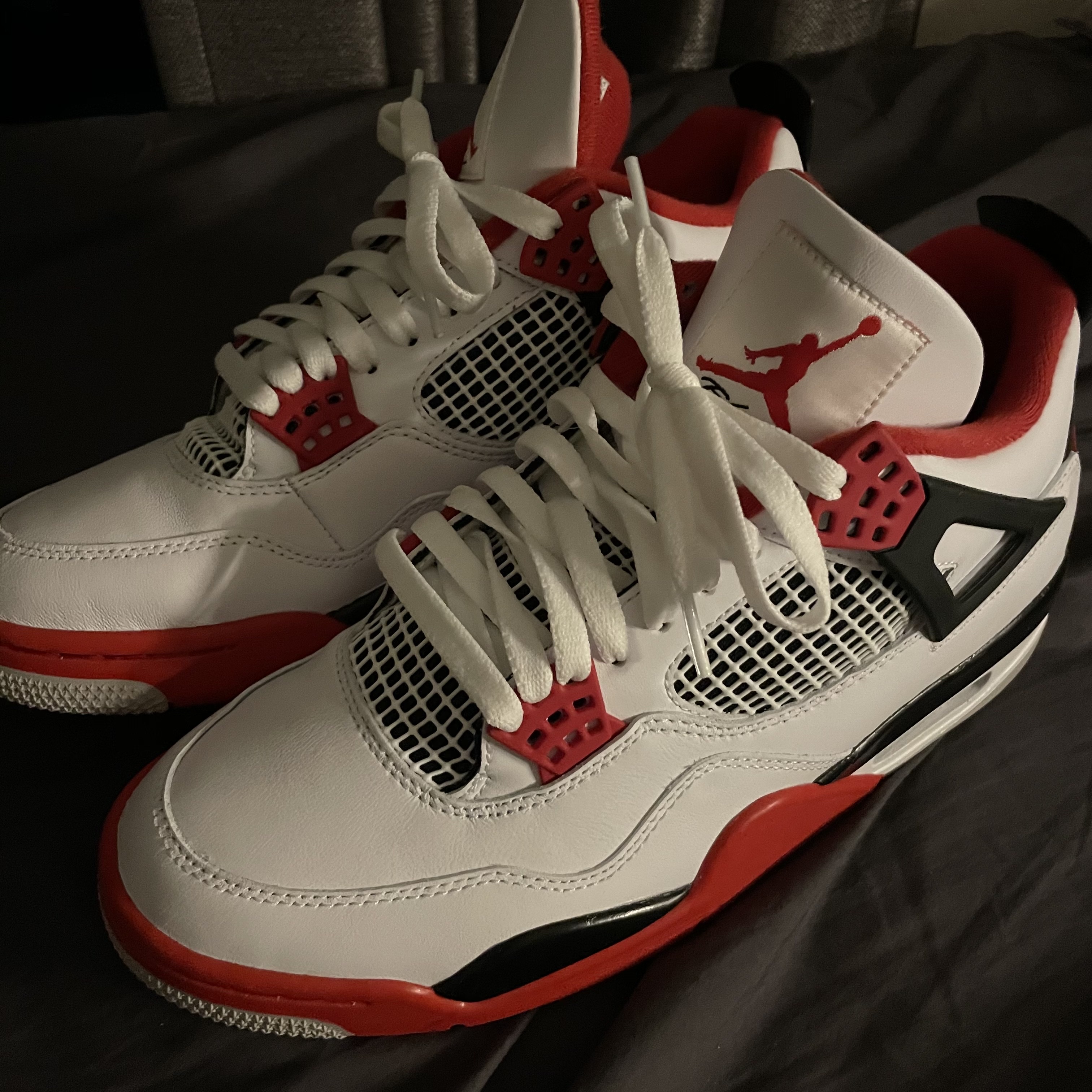Jordan 4 Retro OG Fire Red 2020 착용 스타일
