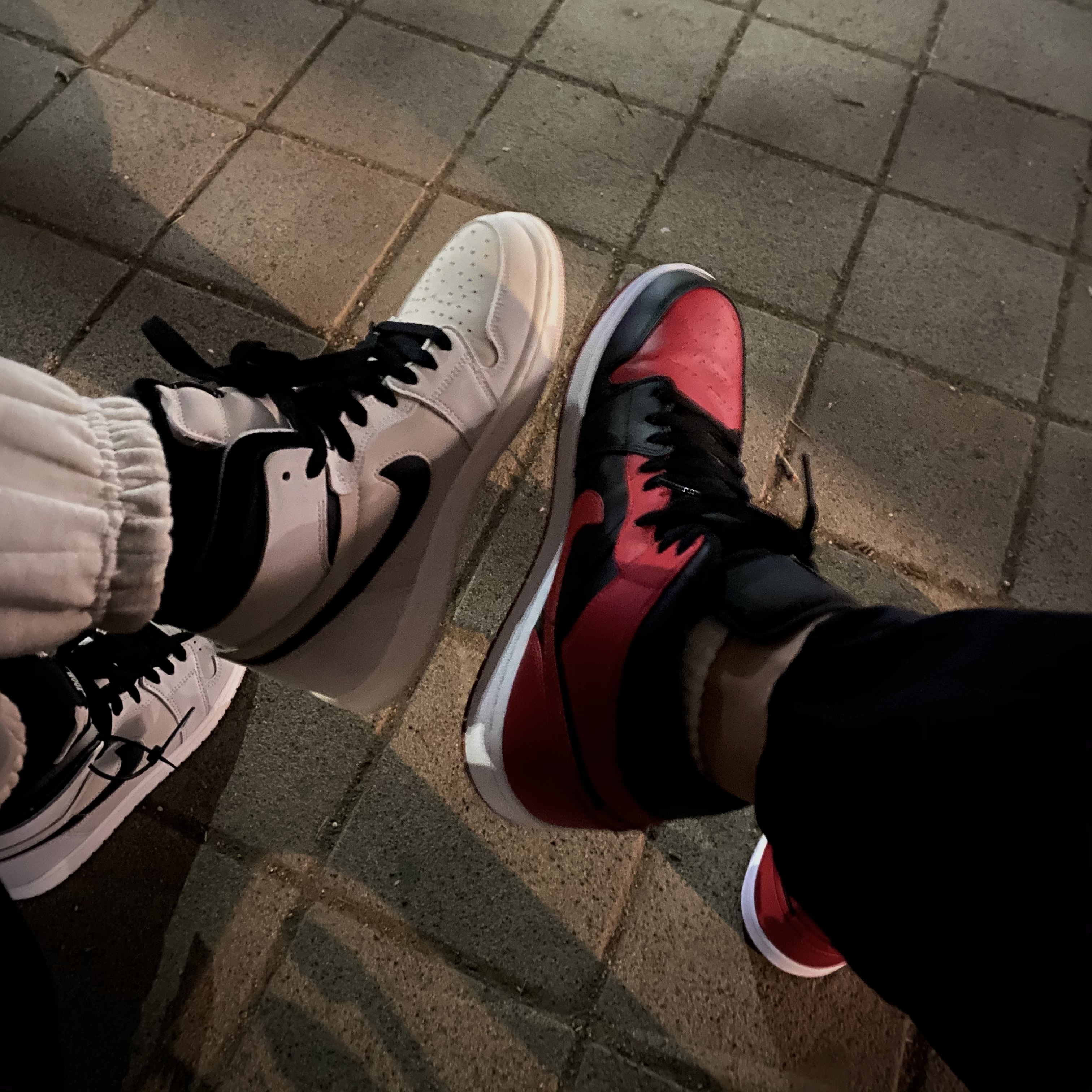 Jordan 1 Mid Bred Banned 2020, (W) Jordan 1 Zoom Air CMFT Summit Sail 착용 스타일