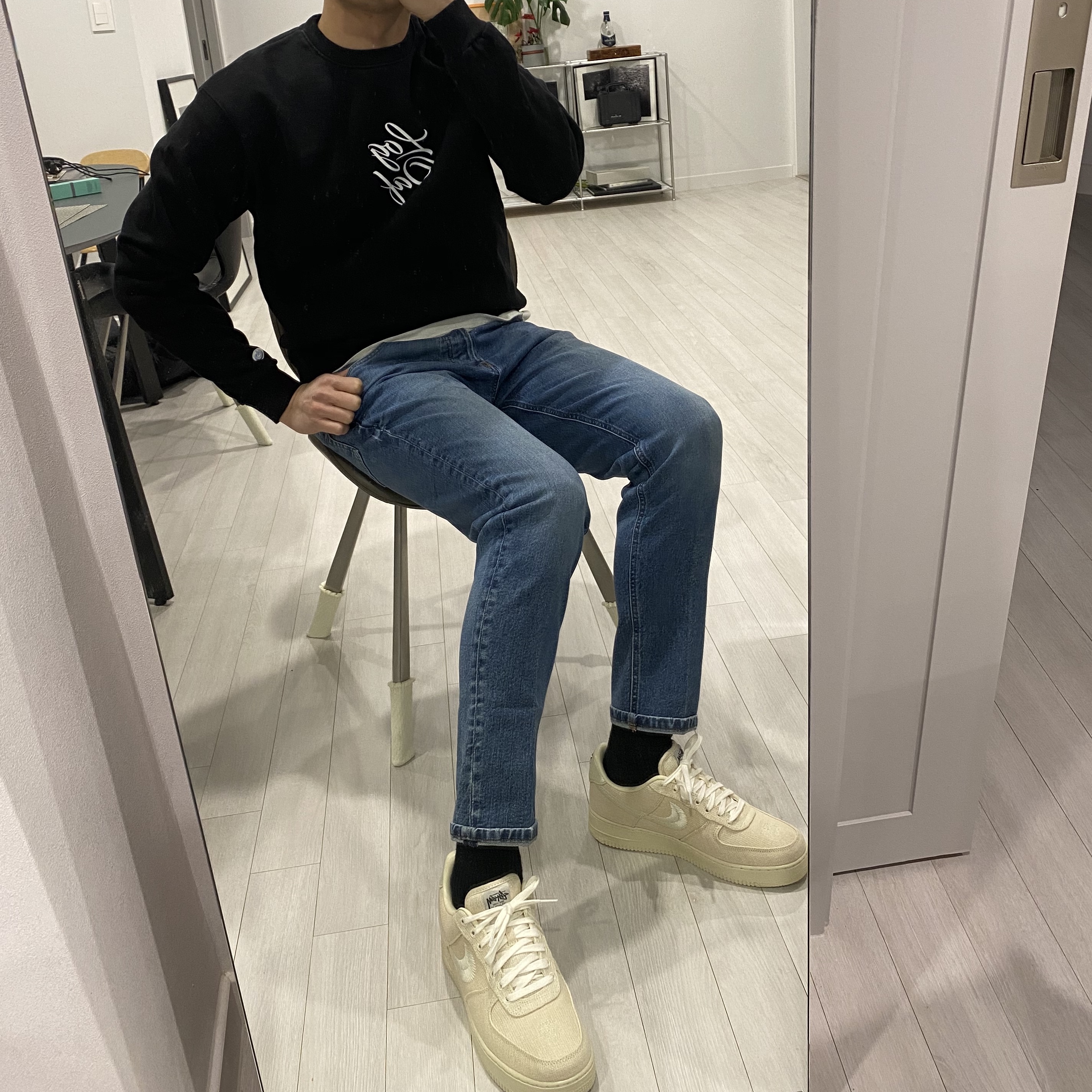 Nike x Stussy Air Force 1 Low Fossil 착용 스타일 - 3