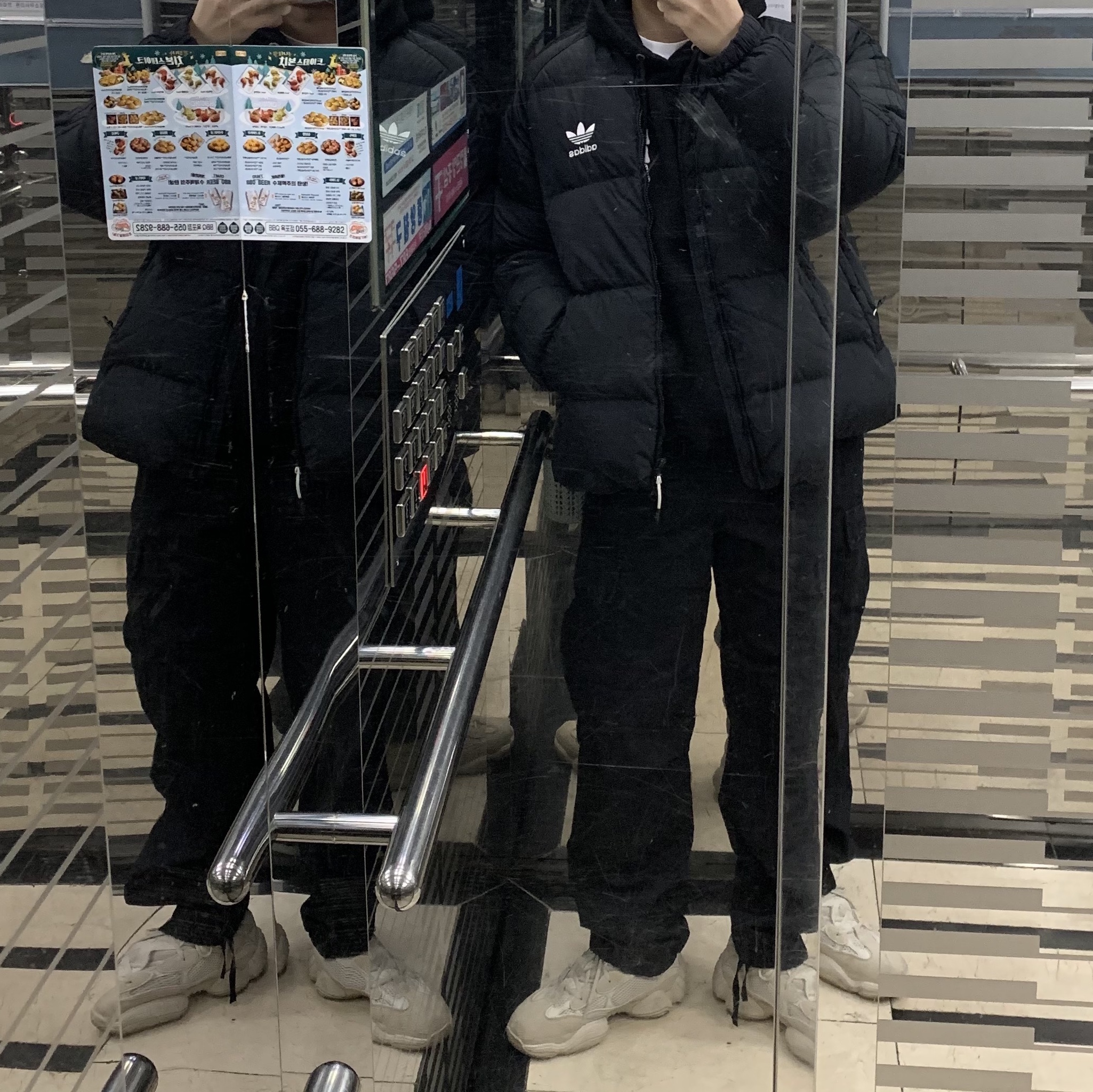 Adidas Yeezy 500 Blush 2018 착용 스타일