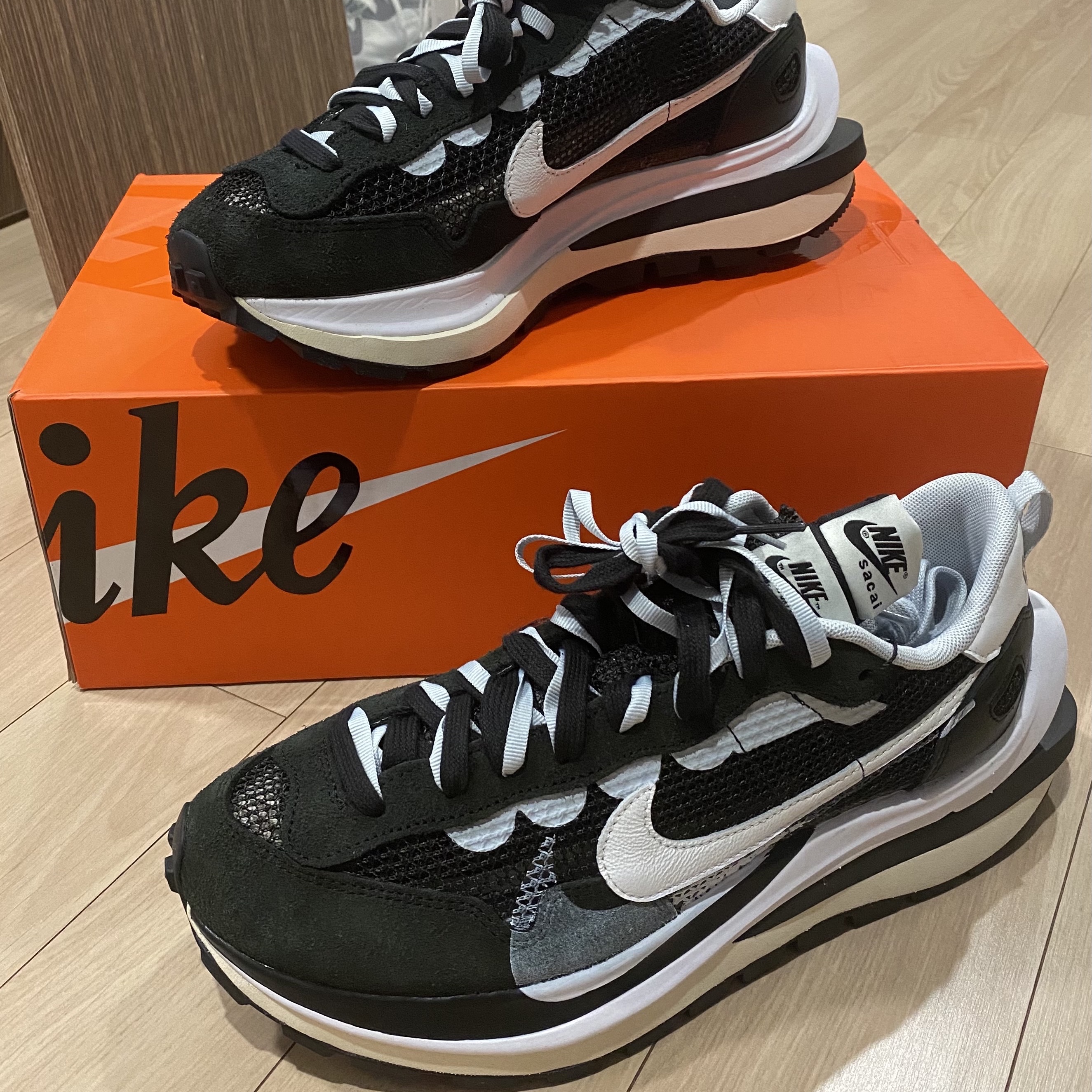 Nike x Sacai VaporWaffle Black White 착용 스타일 - 2