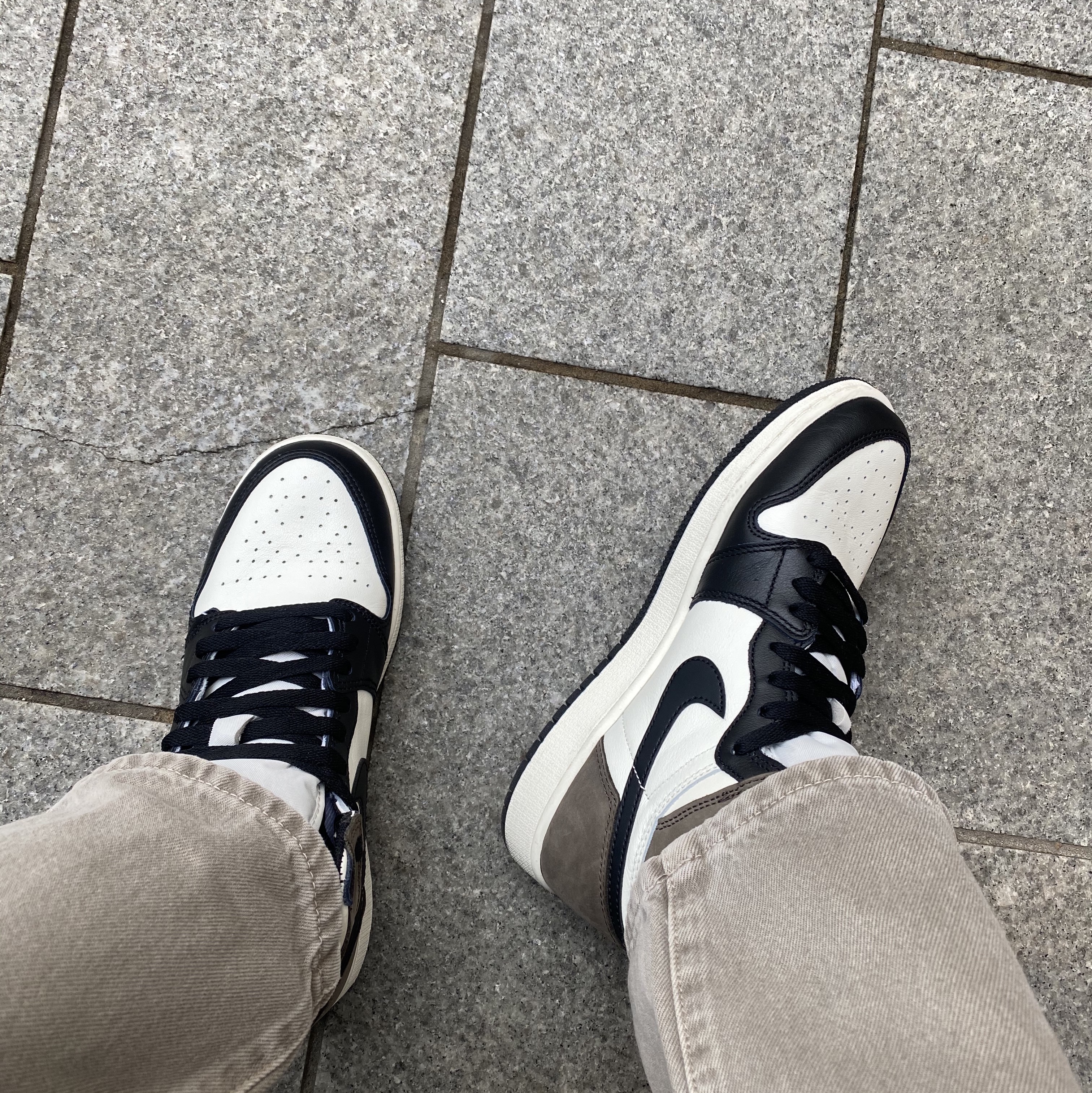 Jordan 1 Retro High OG Black Mocha 착용 스타일