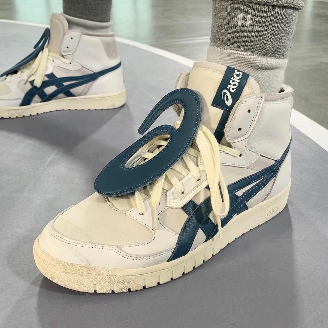 Asics x Vivienne Westwood Gel-Kayano 26 Birch White, Asics x Vivienne Westwood Gel-Kayano 26 Black 착용 스타일 - 1