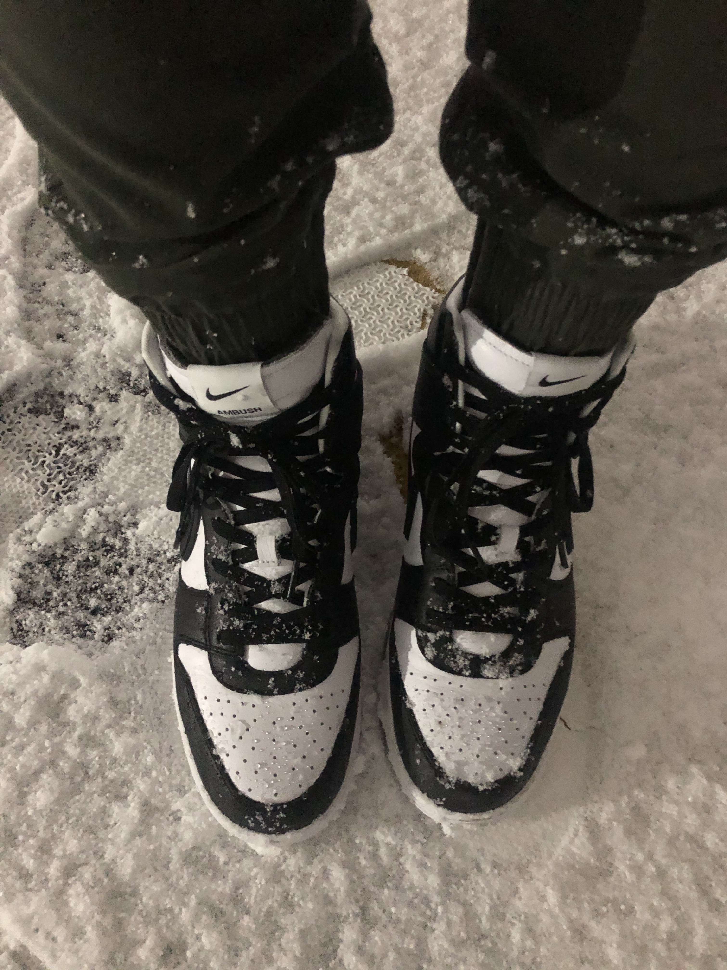 Nike x Ambush Dunk High Black 착용 스타일 - 1
