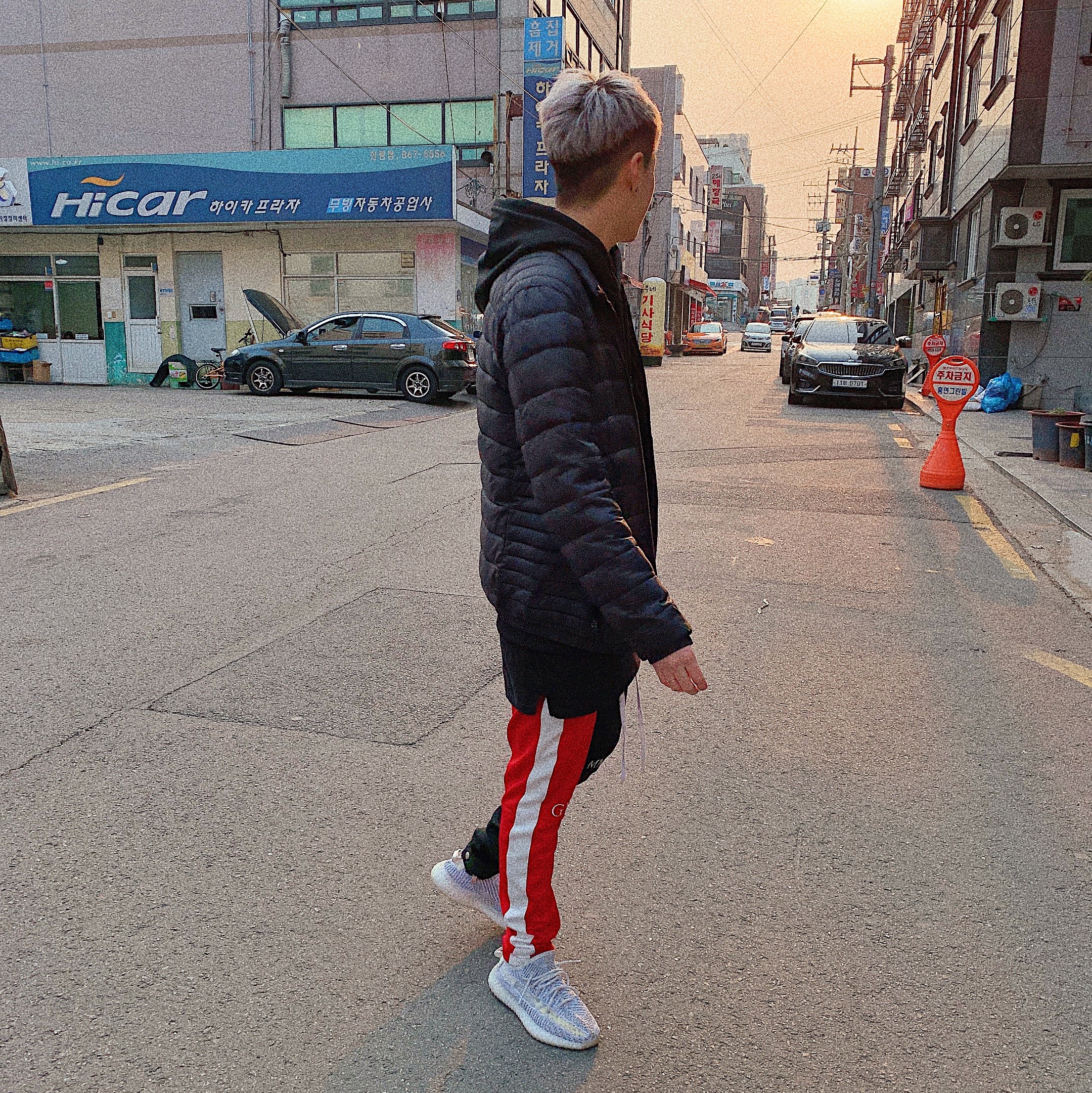 Adidas Yeezy Boost 350 V2 Static - Non-Reflective 2018 착용 스타일
