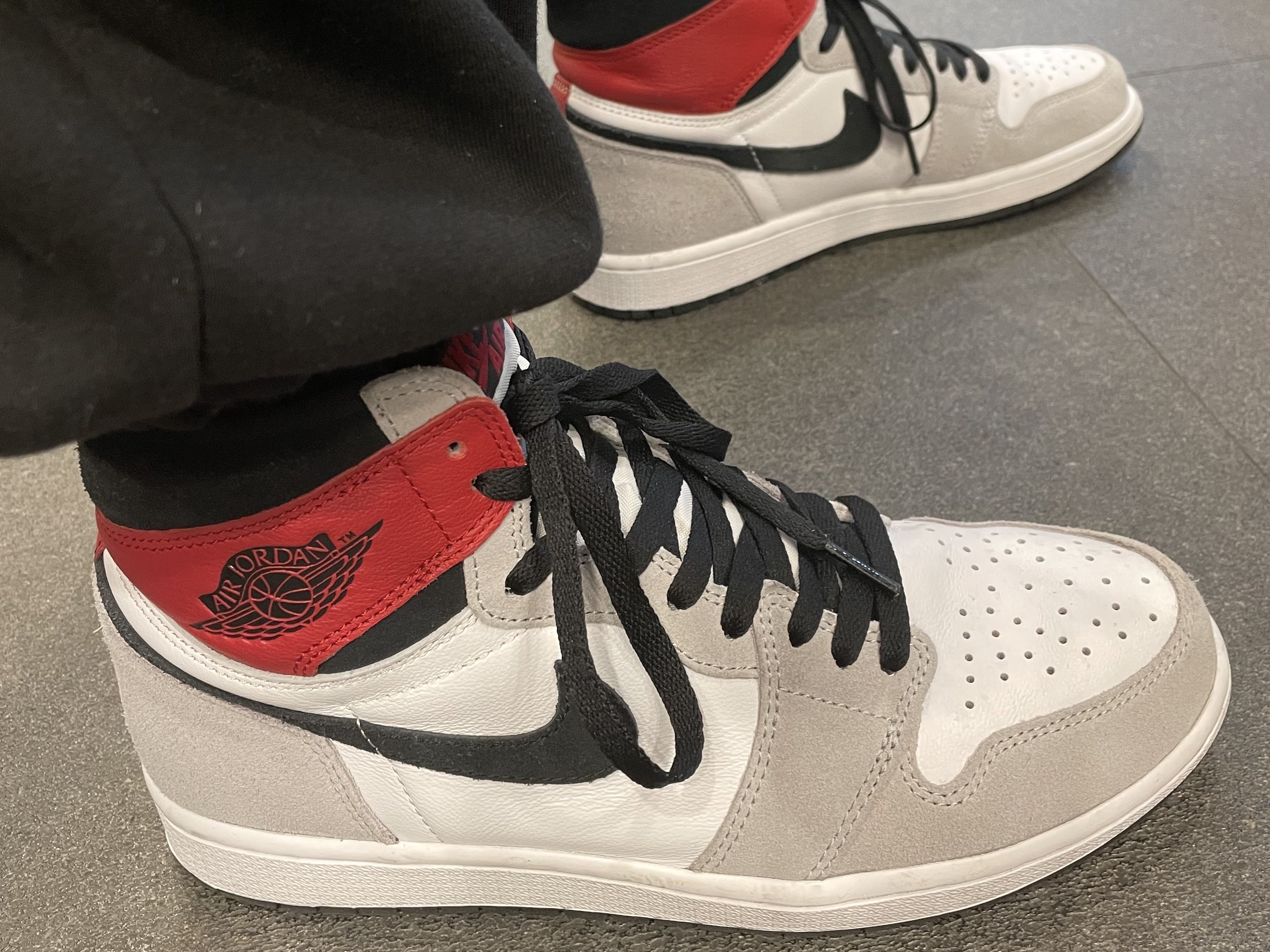 Jordan 1 Retro High OG Light Smoke Grey 착용 스타일