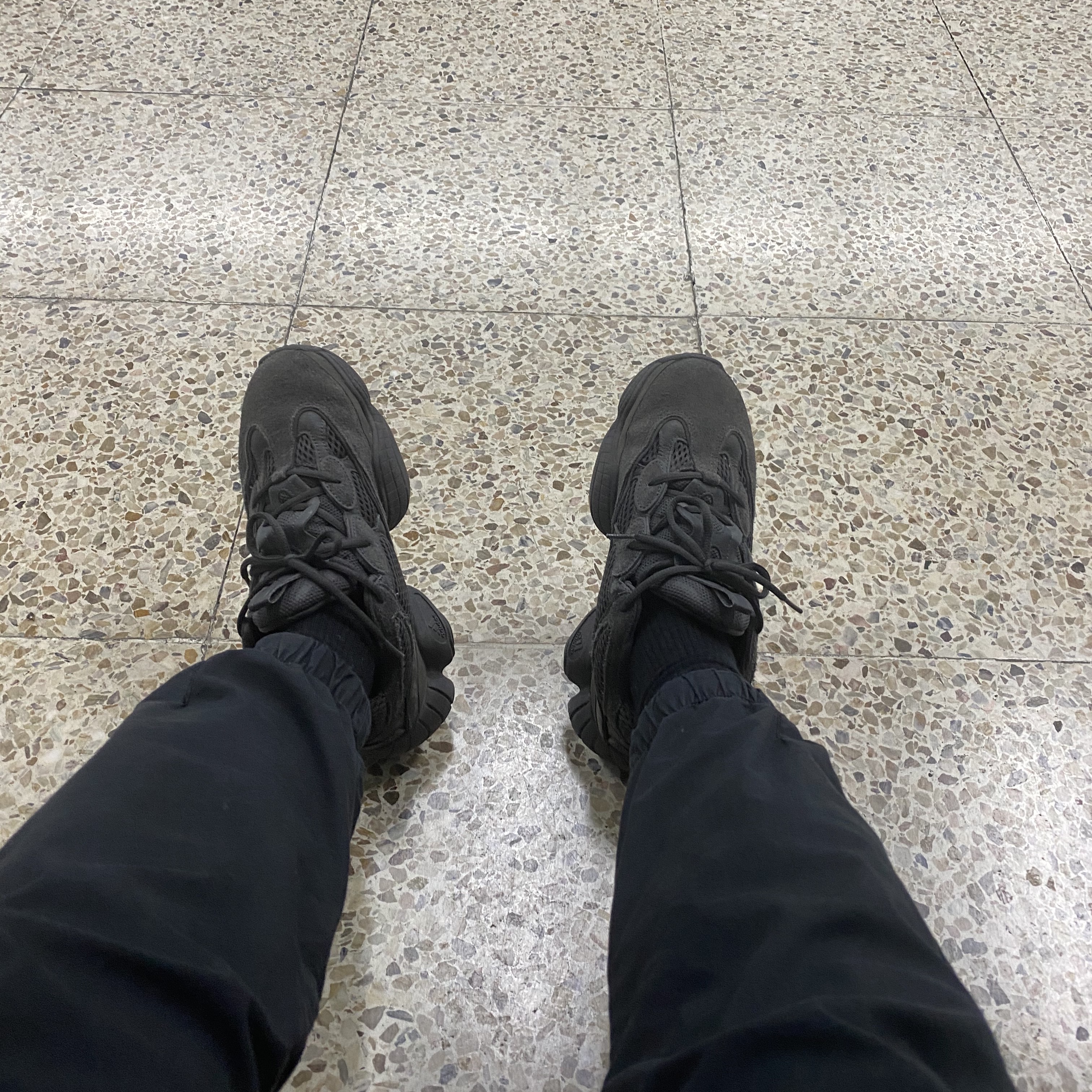 Adidas Yeezy 500 Utility Black 2018/2020 착용 스타일