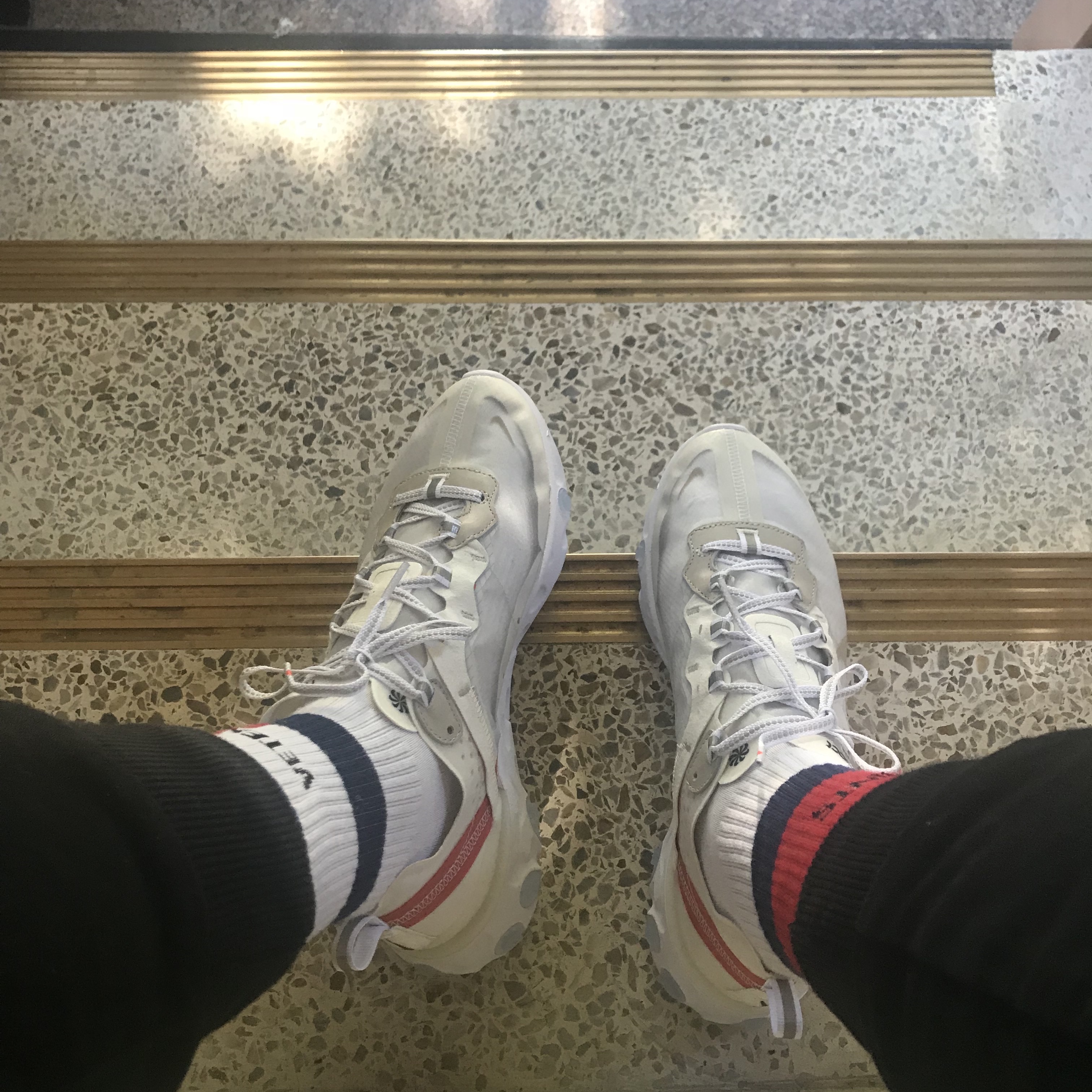 Nike React Element 87 Sail Light Bone 착용 스타일 - 2