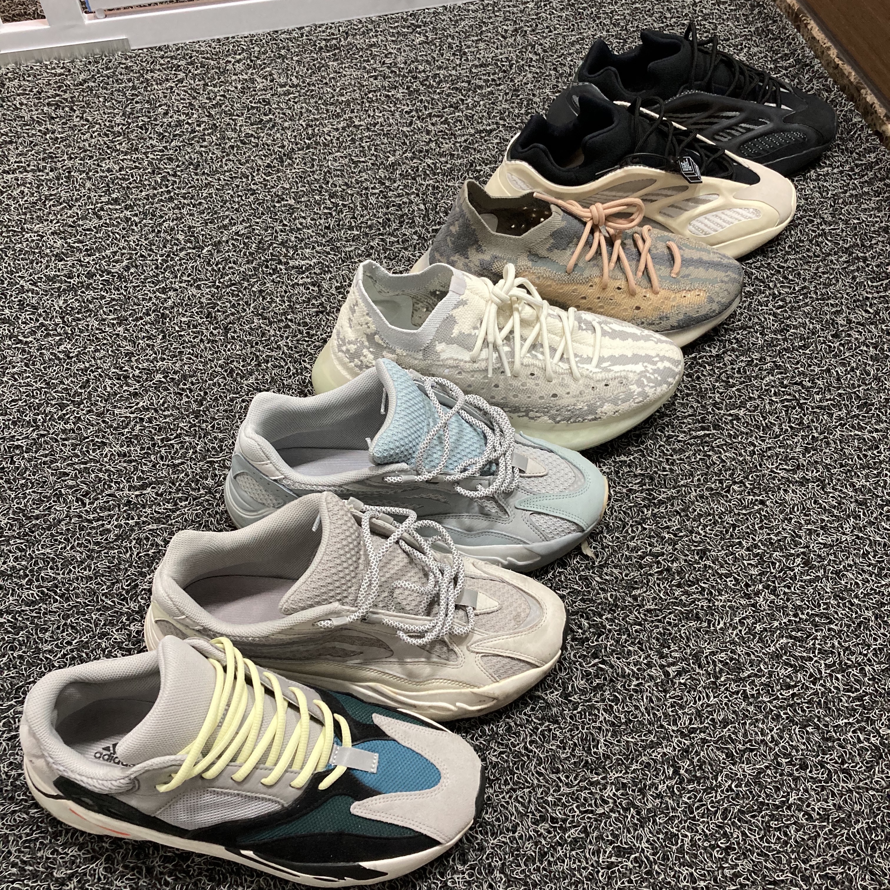 Adidas Yeezy 700 V3 Azael 2019, Adidas Yeezy 700 V3 Alvah 착용 스타일