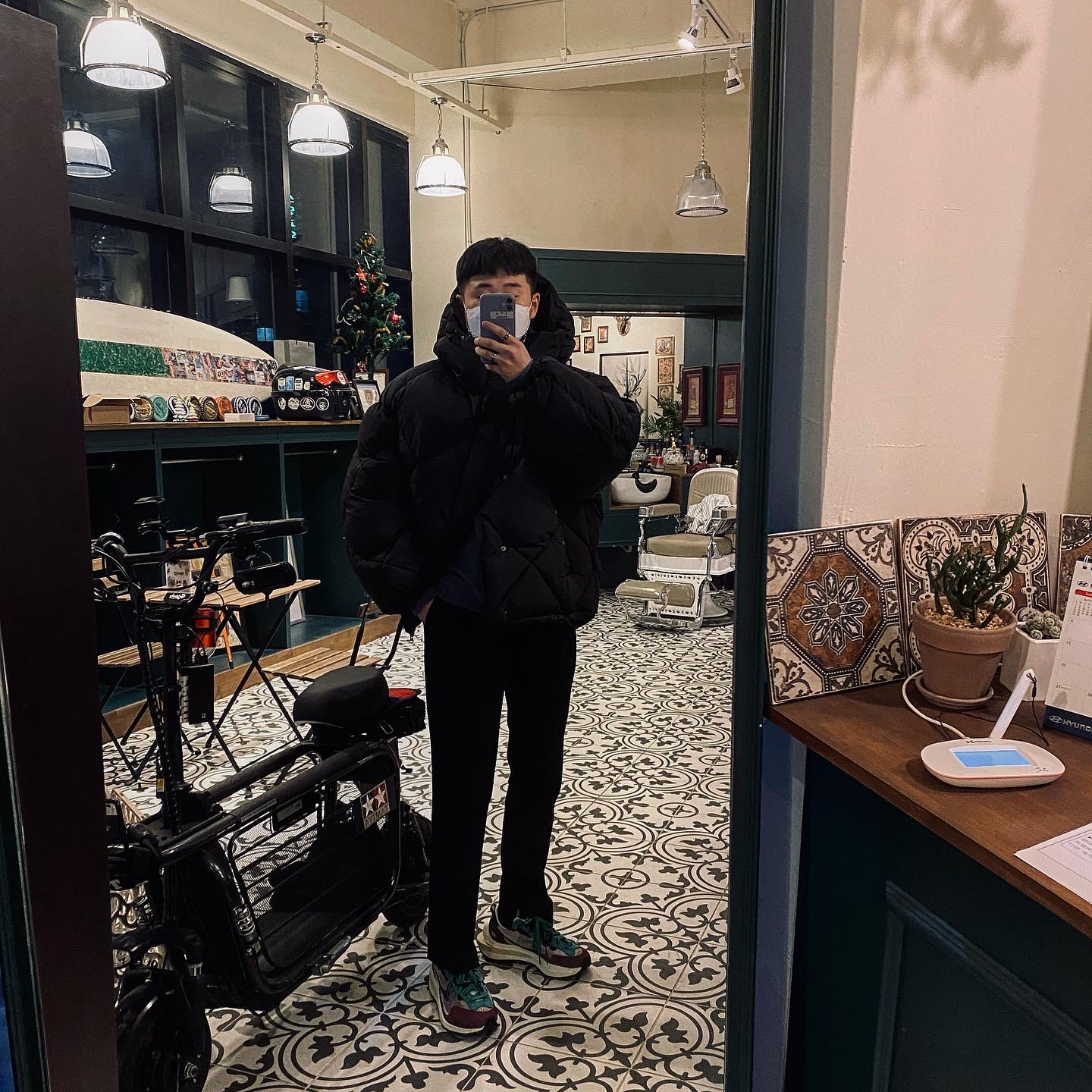 Nike x Sacai VaporWaffle String & Black Villain Red 착용 스타일 - 2