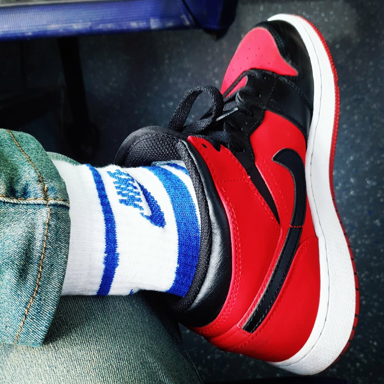 Jordan 1 Mid Gym Red Black 착용 스타일