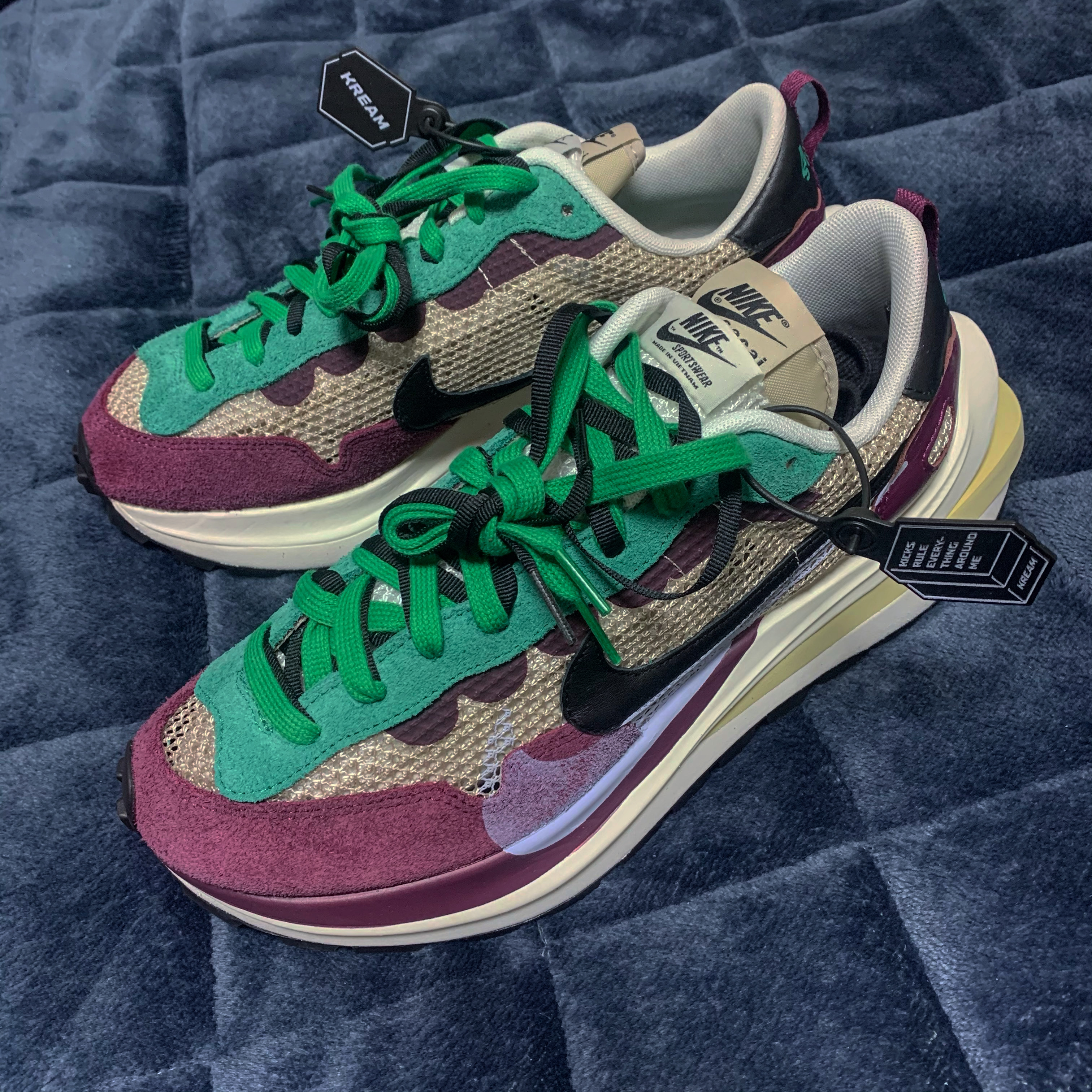 Nike x Sacai VaporWaffle String & Black Villain Red 착용 스타일