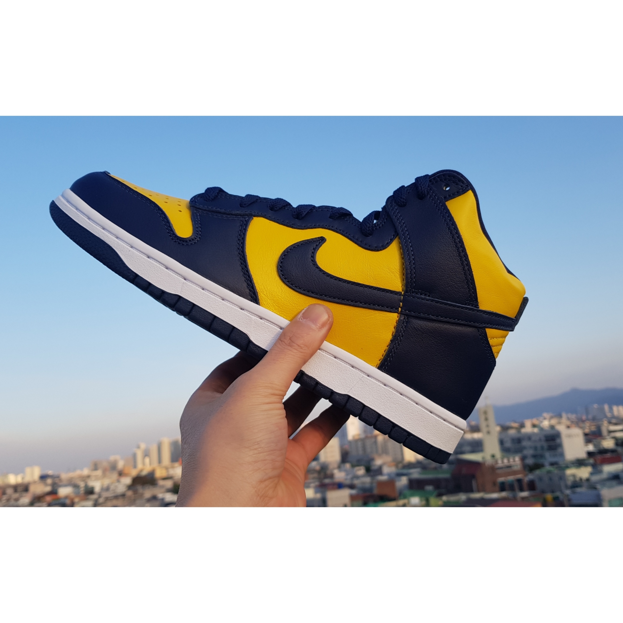 Nike Dunk High SP Maize & Blue 착용 스타일