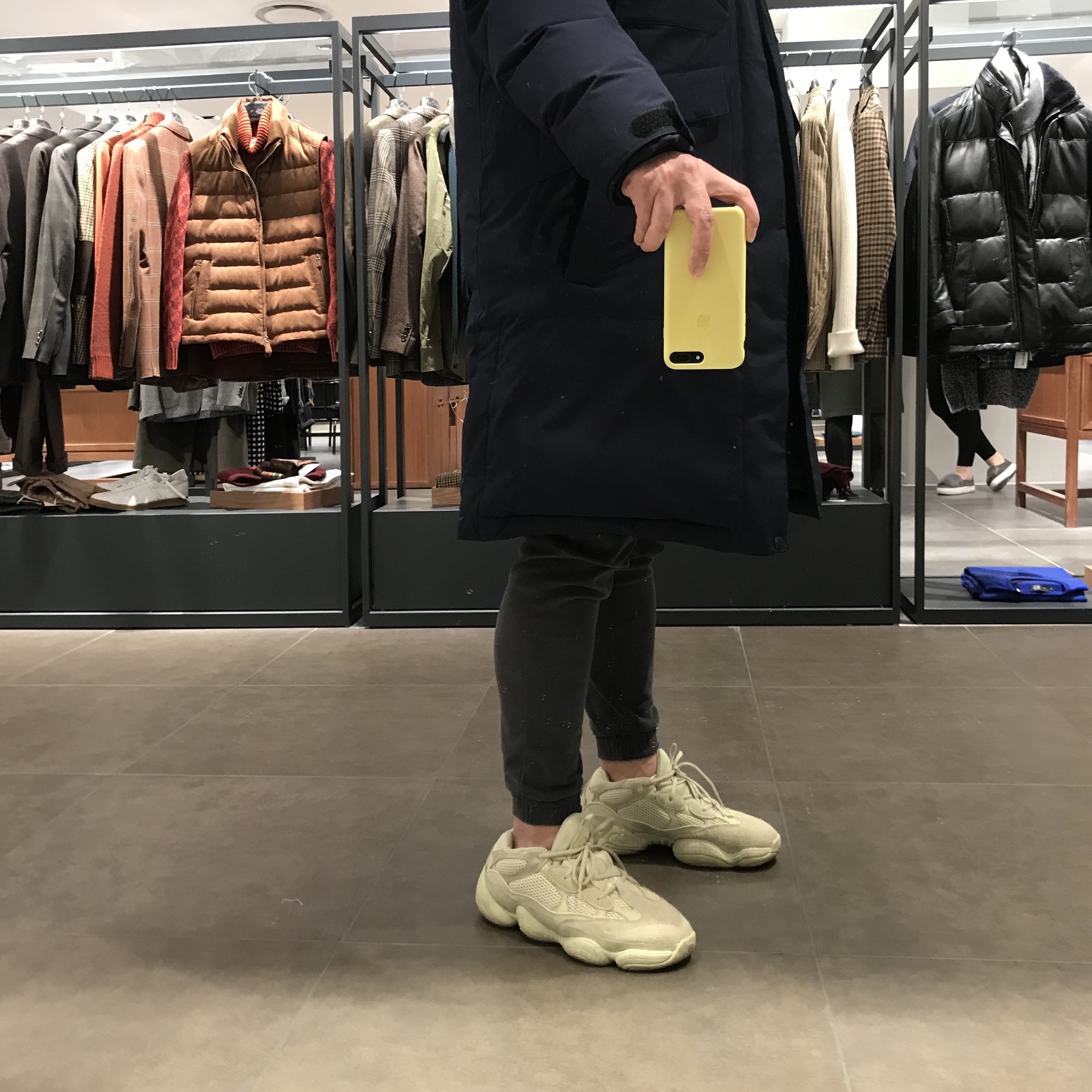 Adidas Yeezy 500 Super Moon Yellow 착용 스타일