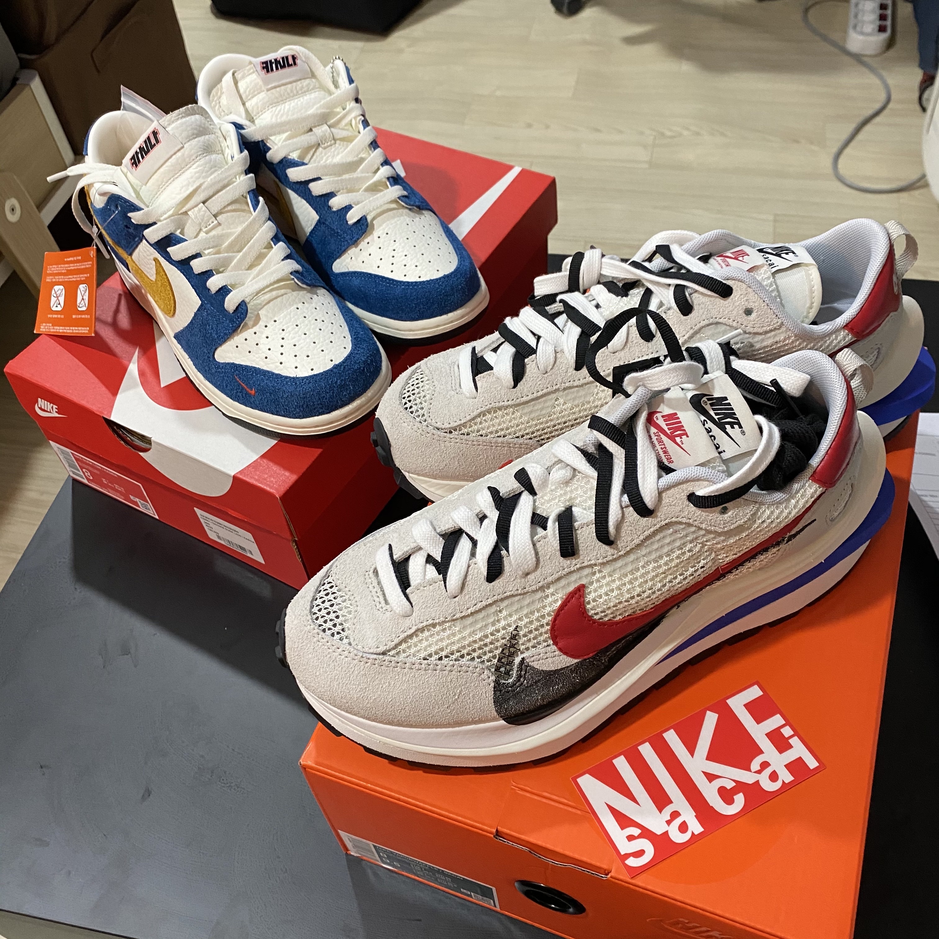 Nike x Sacai VaporWaffle Royal Fuchsia, Nike x Kasina Dunk Low 80's Bus 착용 스타일