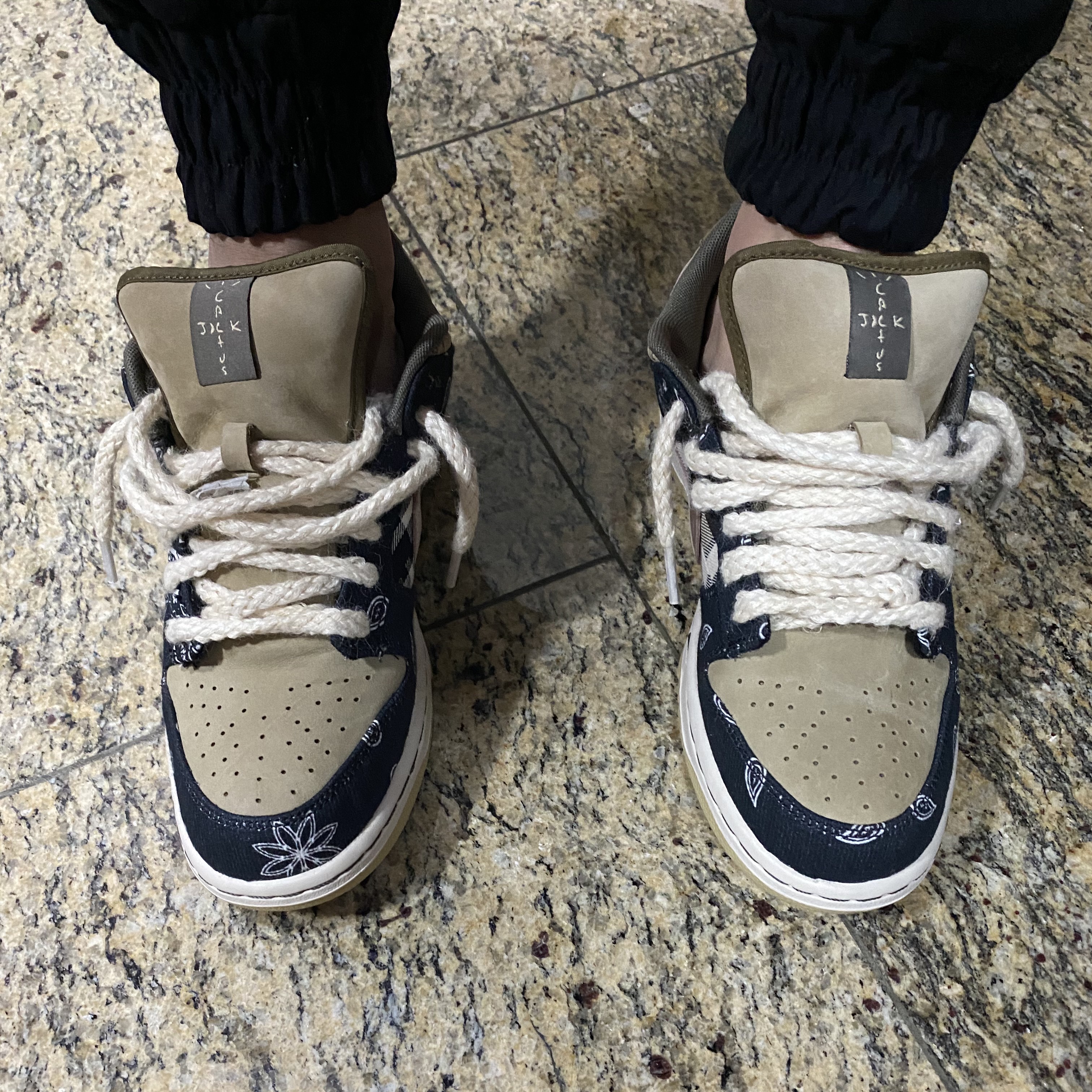 Nike x Travis Scott SB Dunk Low 착용 스타일