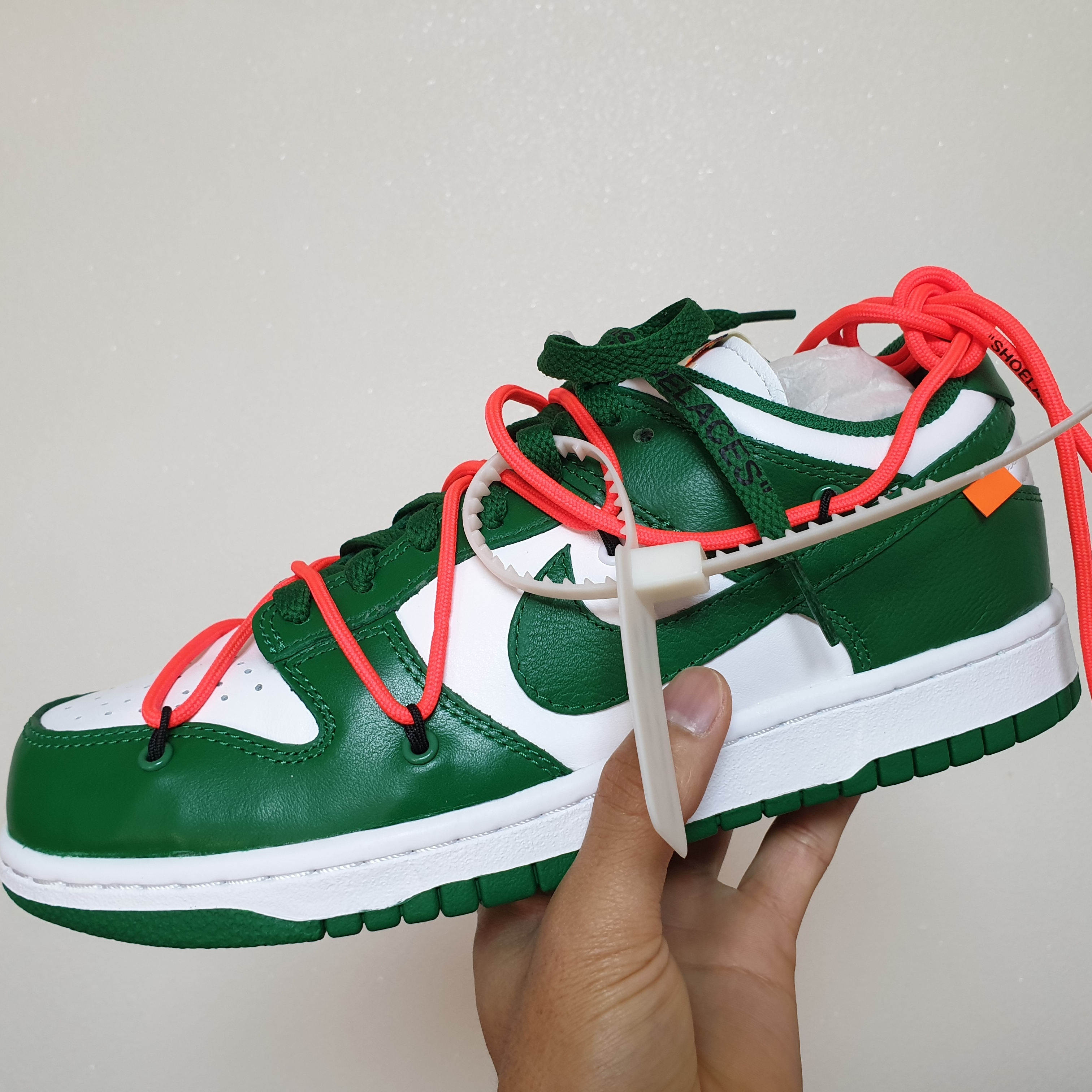 Nike x Off-White Dunk Low Pine Green 착용 스타일 - 2