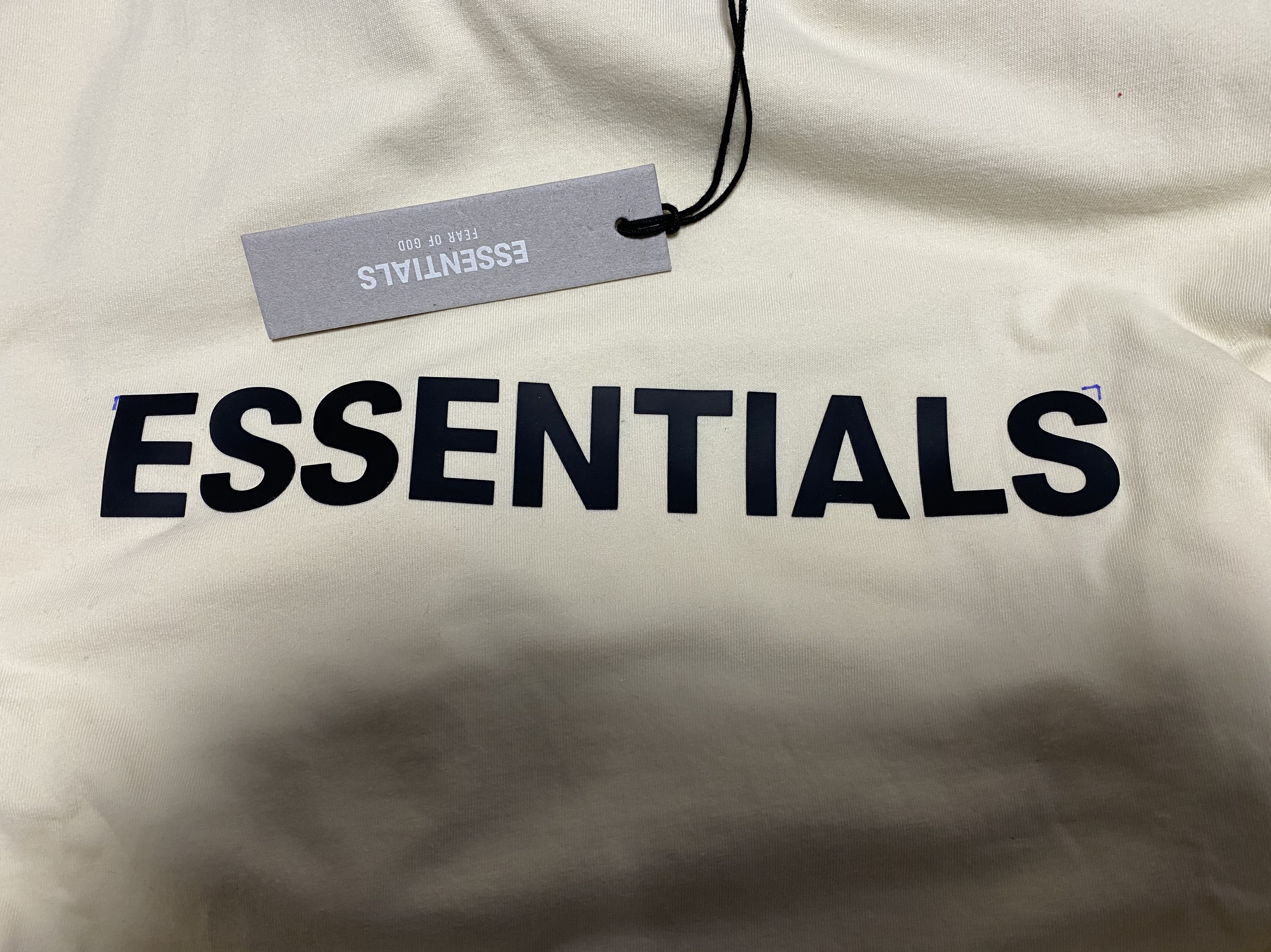 Essentials 3D Silicon Applique Boxy Long Sleeve T-Shirt Moss - 20FW, Essentials 3D Silicon Applique Boxy Long Sleeve T-Shirt Buttercream 2020 착용 스타일 - 2