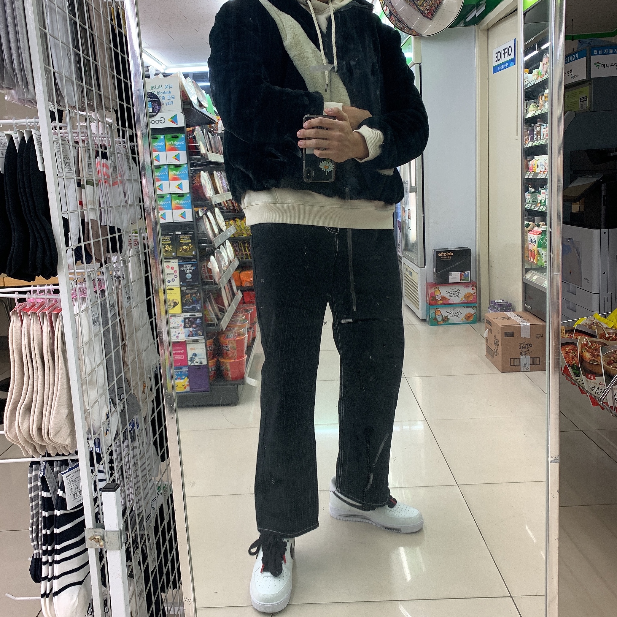 Nike x Peaceminusone Air Force 1 Low Para-Noise 2.0 착용 스타일