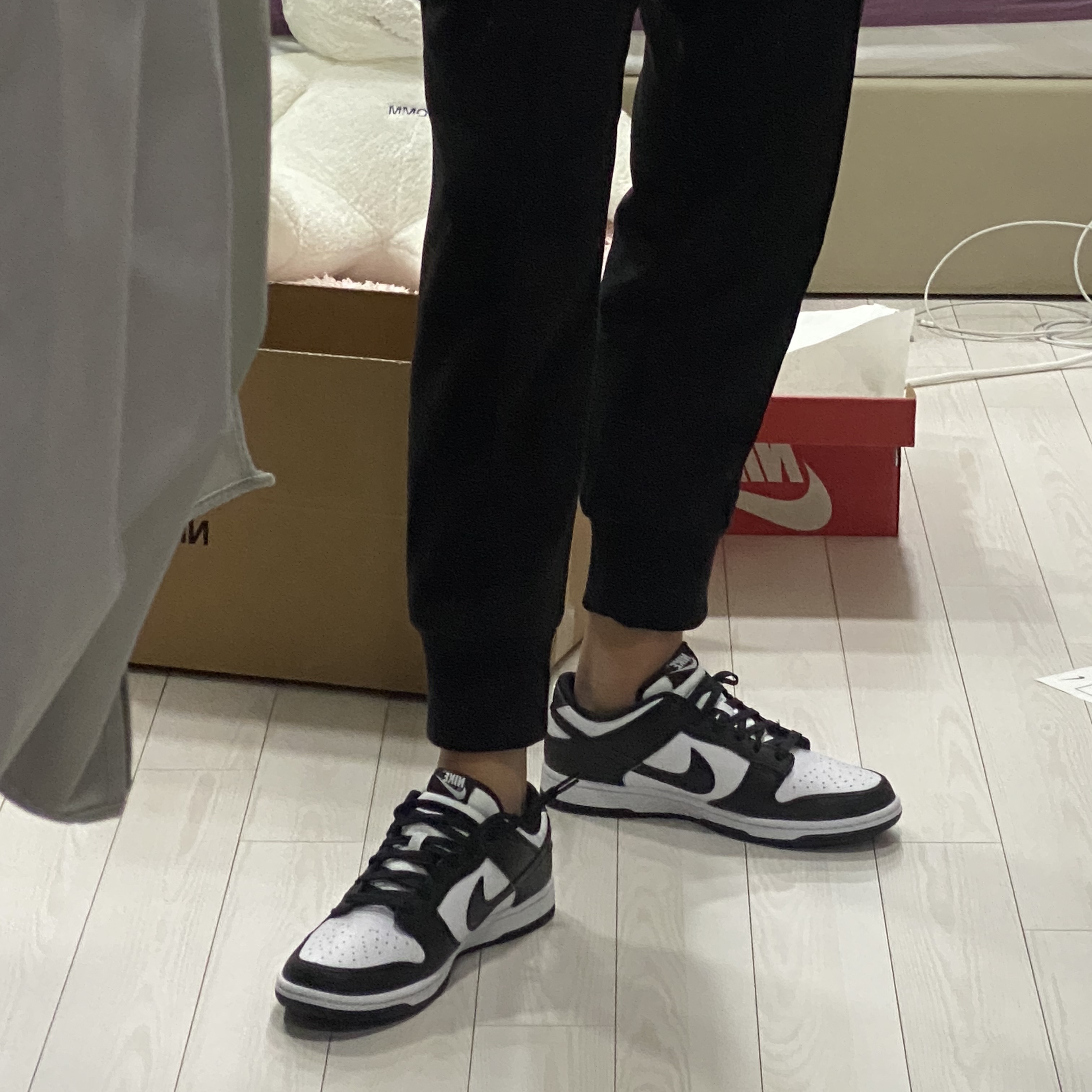Nike Dunk Low Retro Black 착용 스타일 - 2