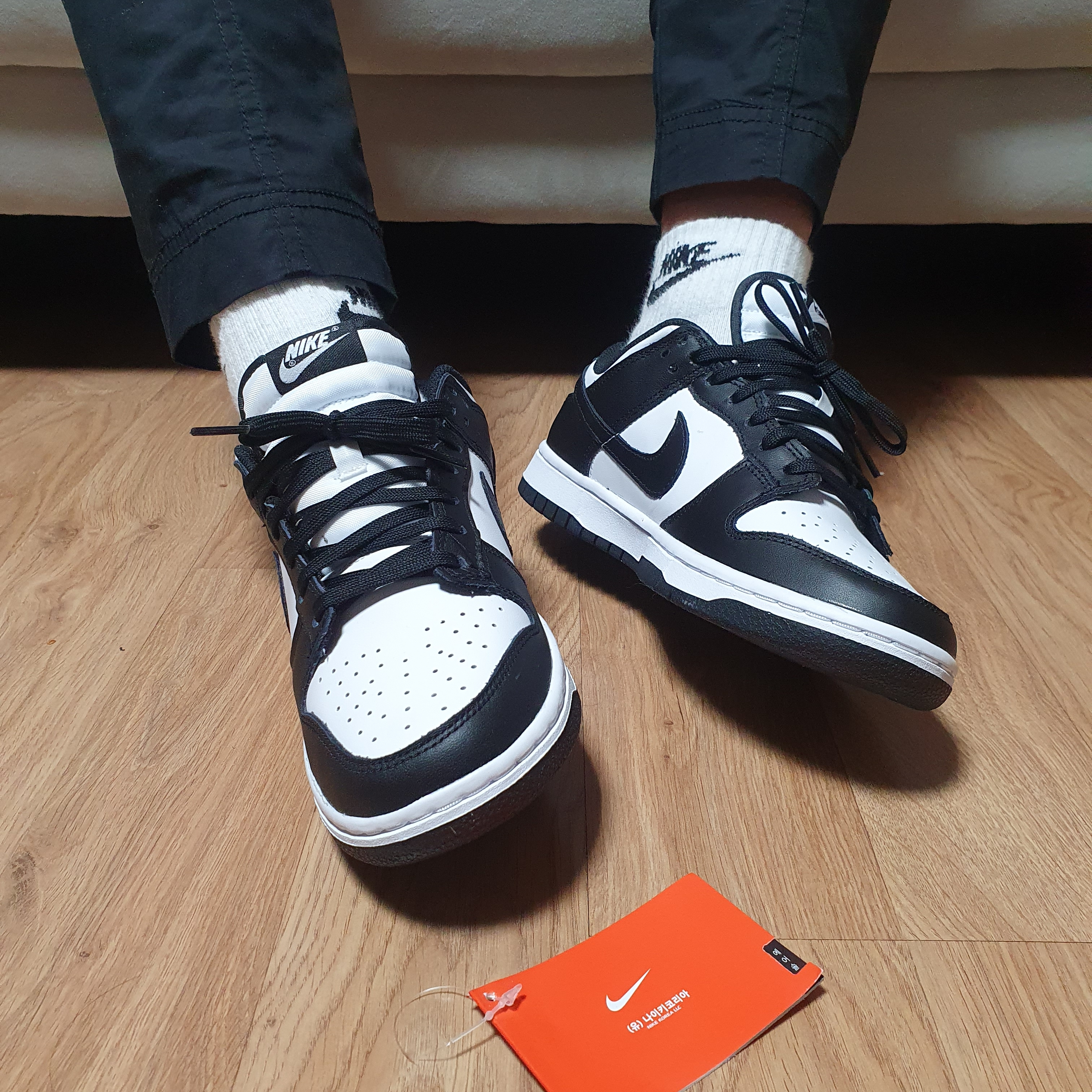 (W) Nike Dunk Low Black 착용 스타일 - 2
