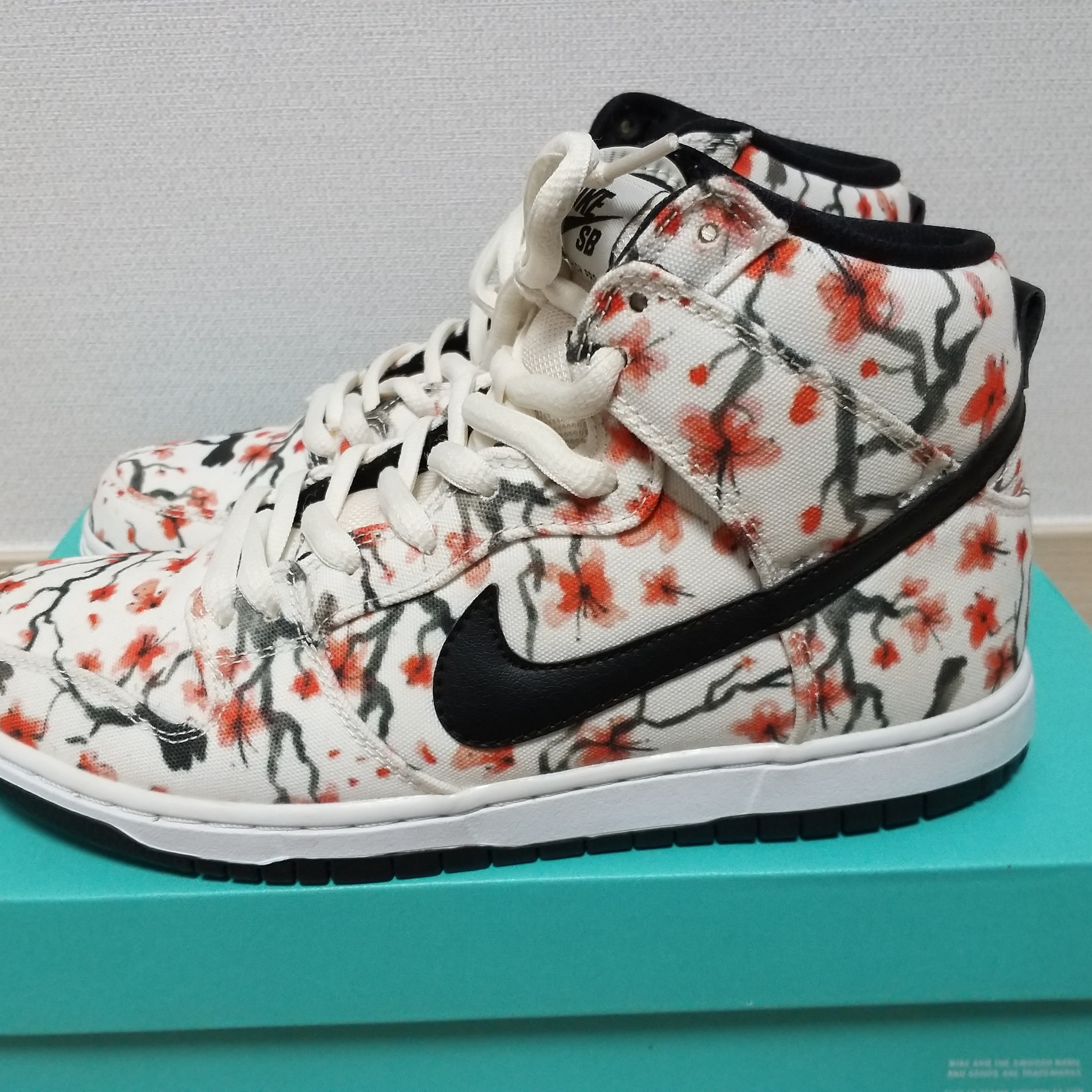 Nike SB Dunk High Cherry Blossom 착용 스타일 - 2