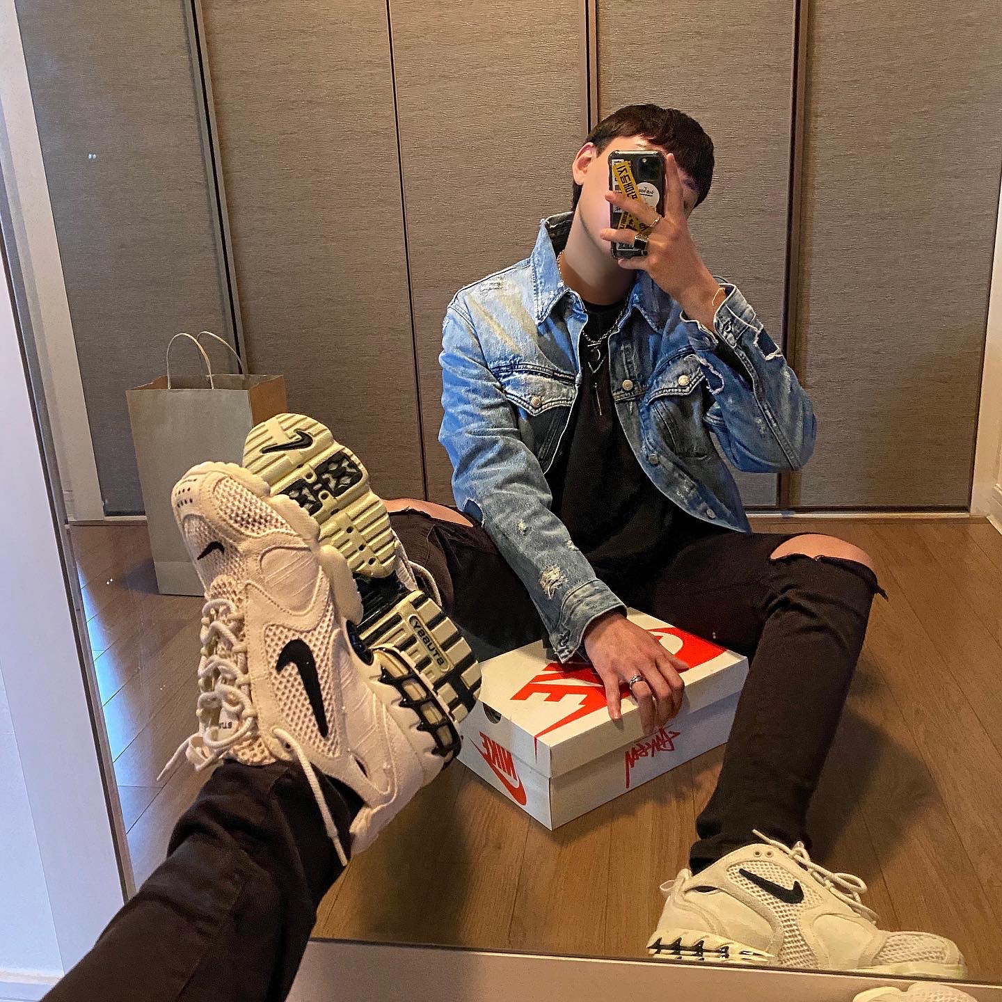 Nike x Stussy Air Zoom Spiridon Cage 2 Fossil 착용 스타일