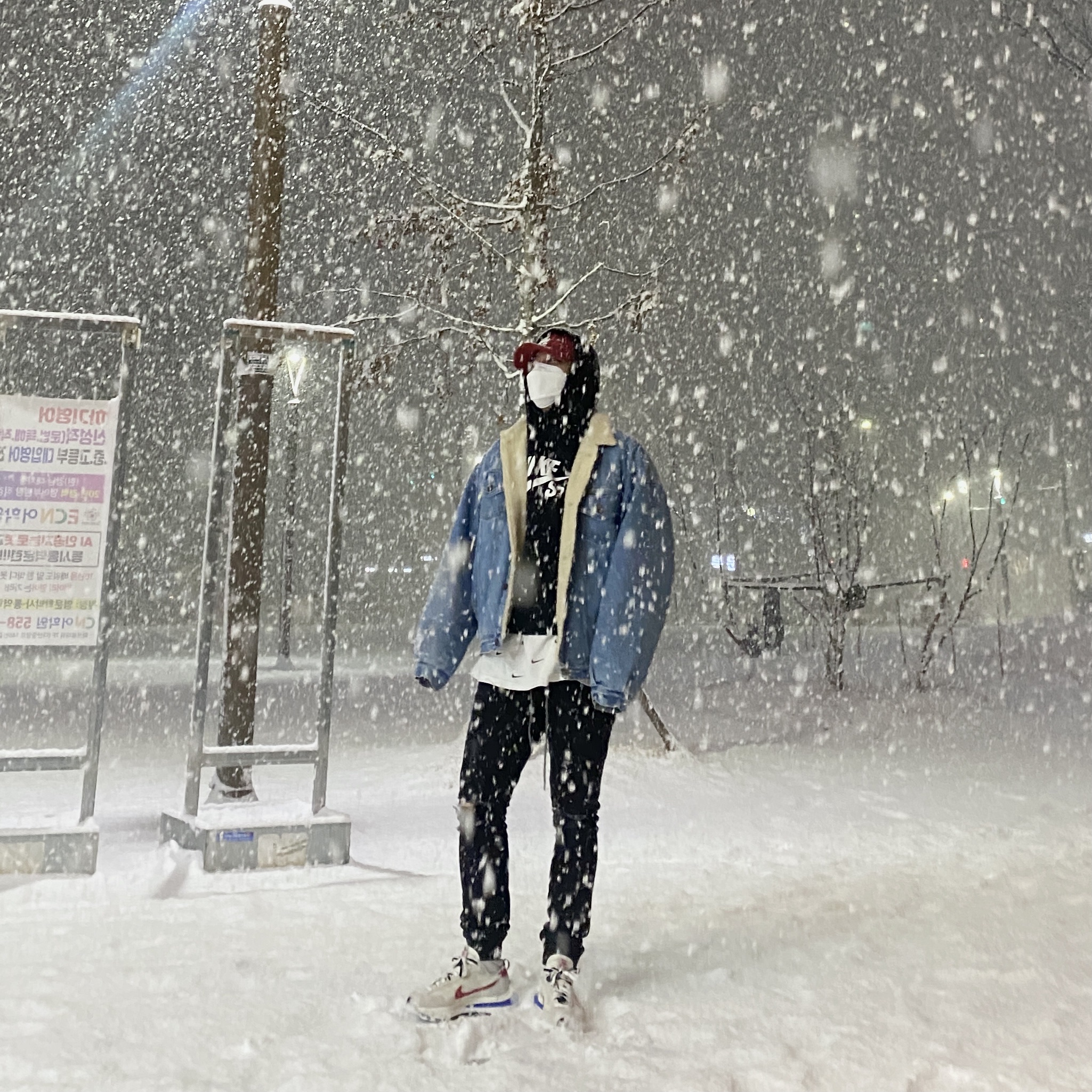 Nike x Sacai VaporWaffle Royal Fuchsia 착용 스타일 - 1