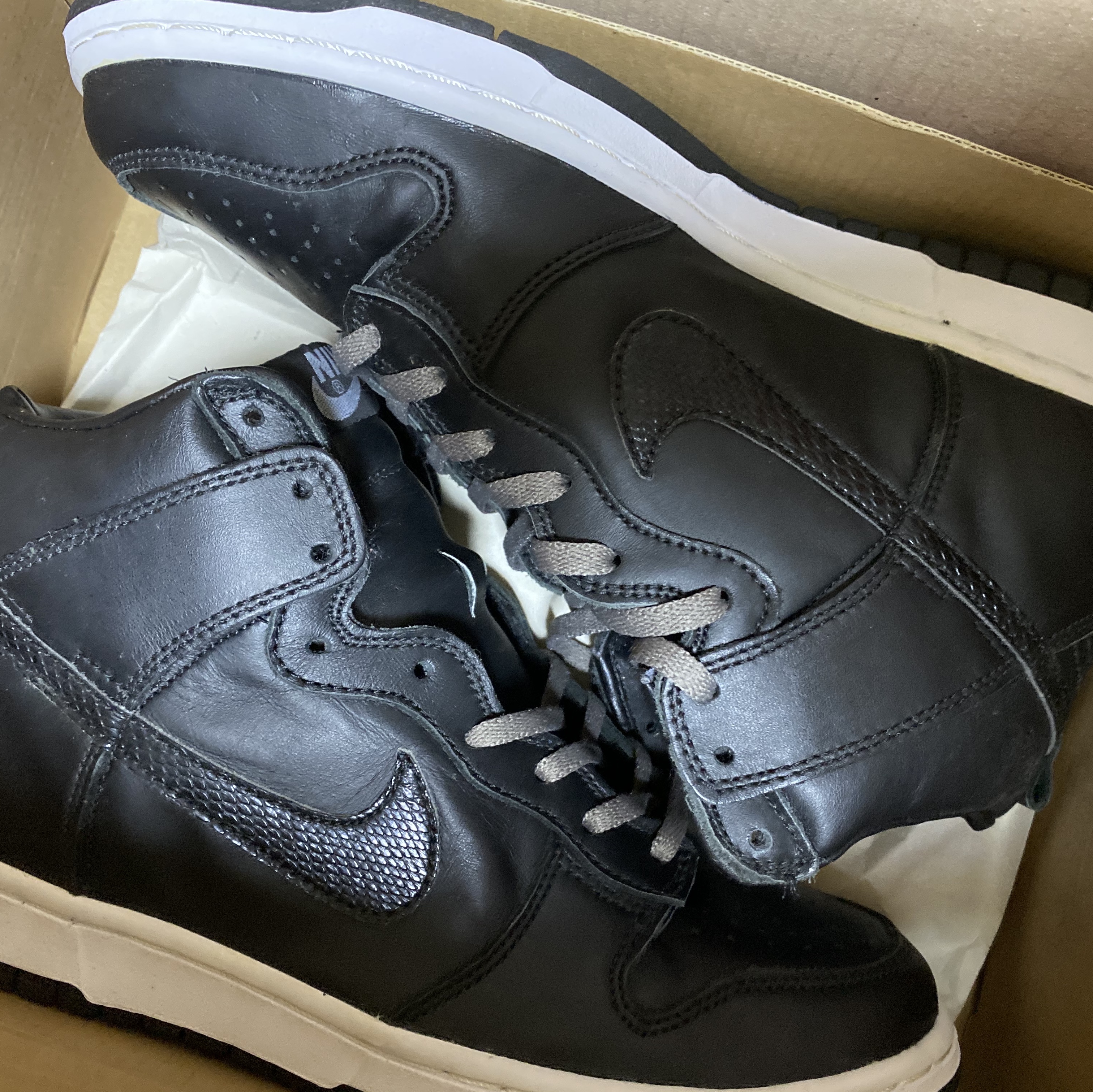 Nike x Stussy Dunk High Plus B Black White 착용 스타일 - 1