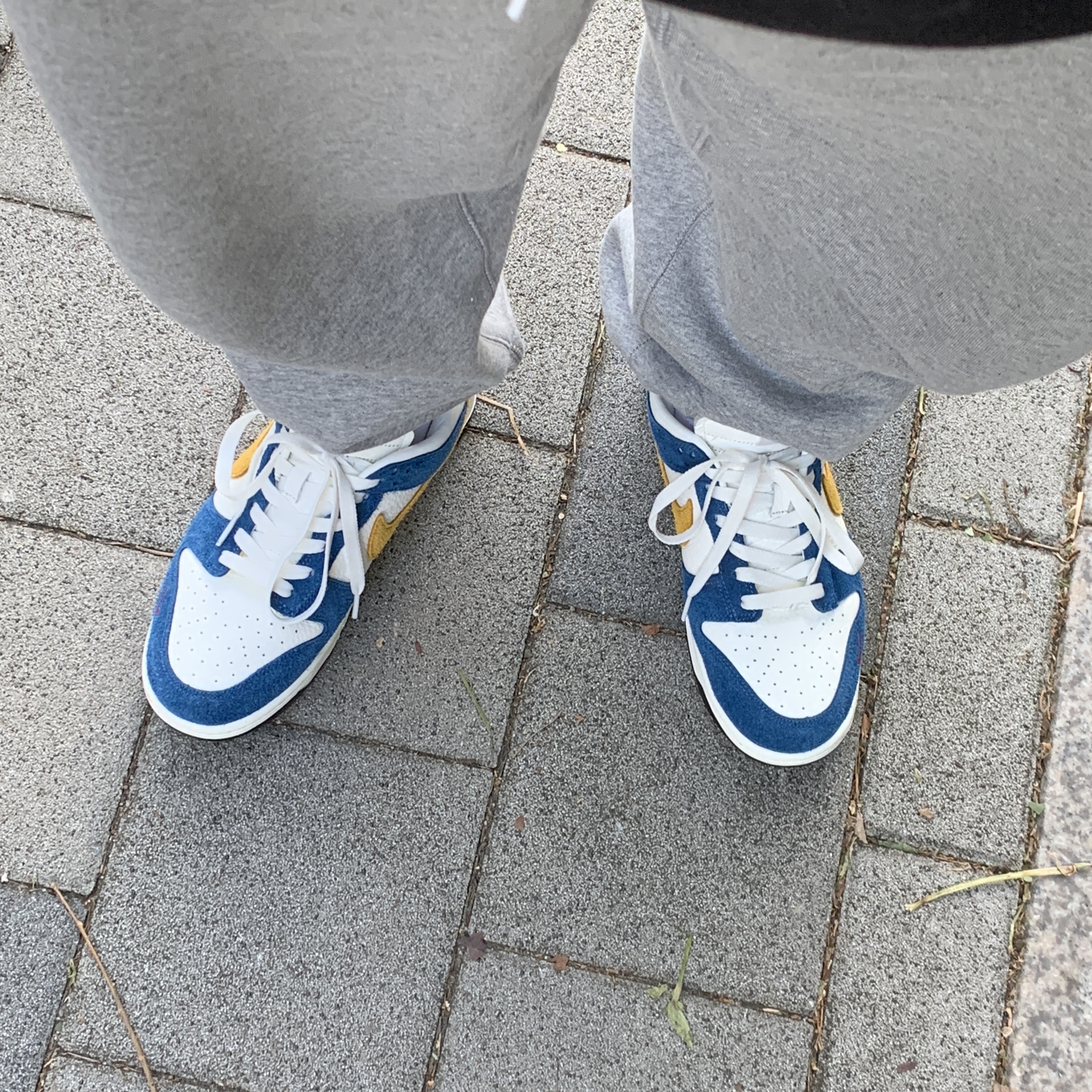 Nike x Kasina Dunk Low 80's Bus 착용 스타일