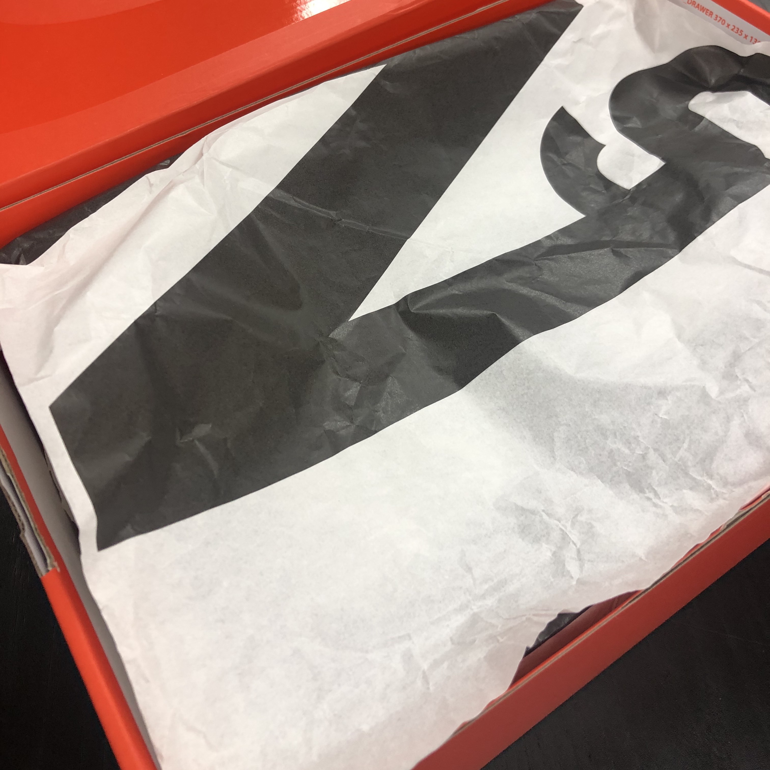 Nike x Sacai VaporWaffle String & Black Villain Red 착용 스타일 - 1