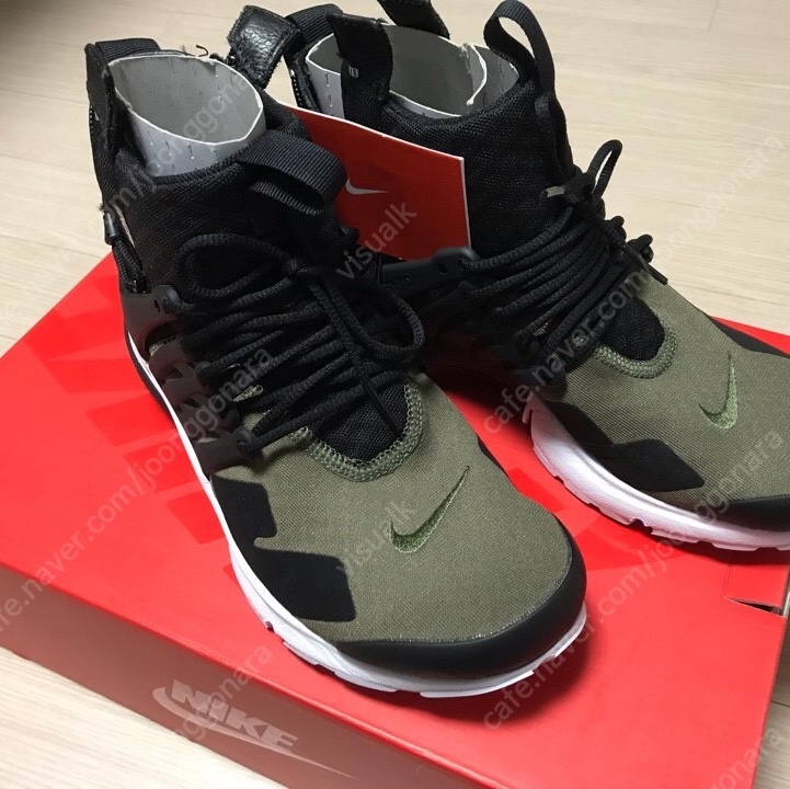 Nike x Acronym Air Presto Mid Olive 착용 스타일
