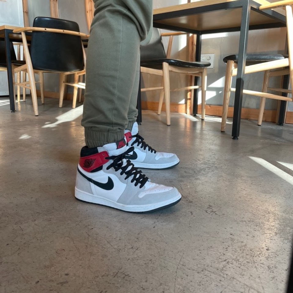 Jordan 1 Retro High OG Light Smoke Grey 착용 스타일
