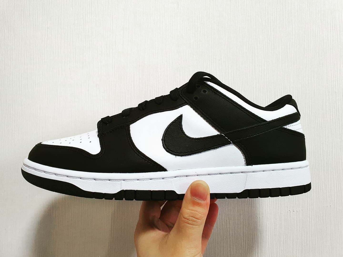 Nike Dunk Low Retro Black 착용 스타일
