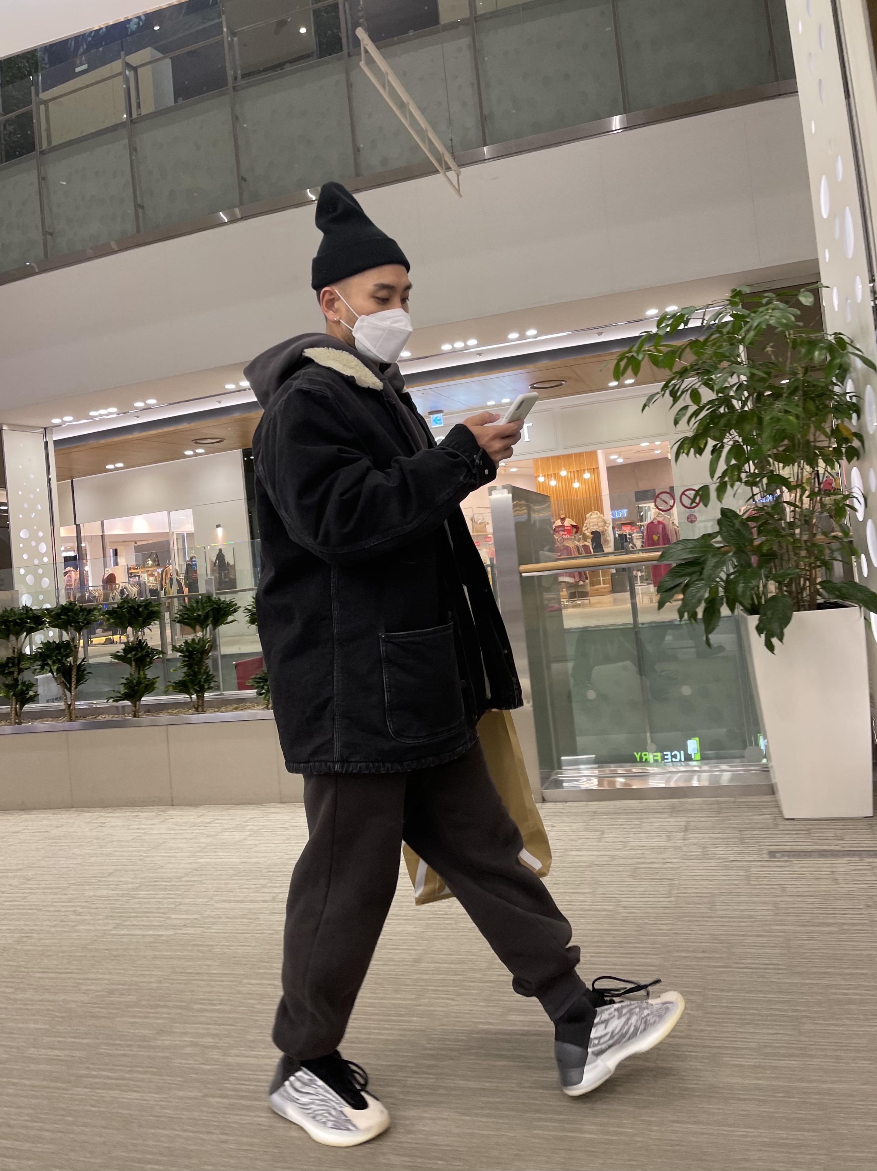 Adidas Yeezy QNTM Lifestyle 착용 스타일 - 1