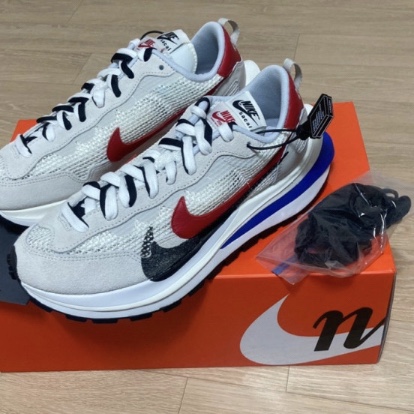 Nike x Sacai VaporWaffle Royal Fuchsia 착용 스타일