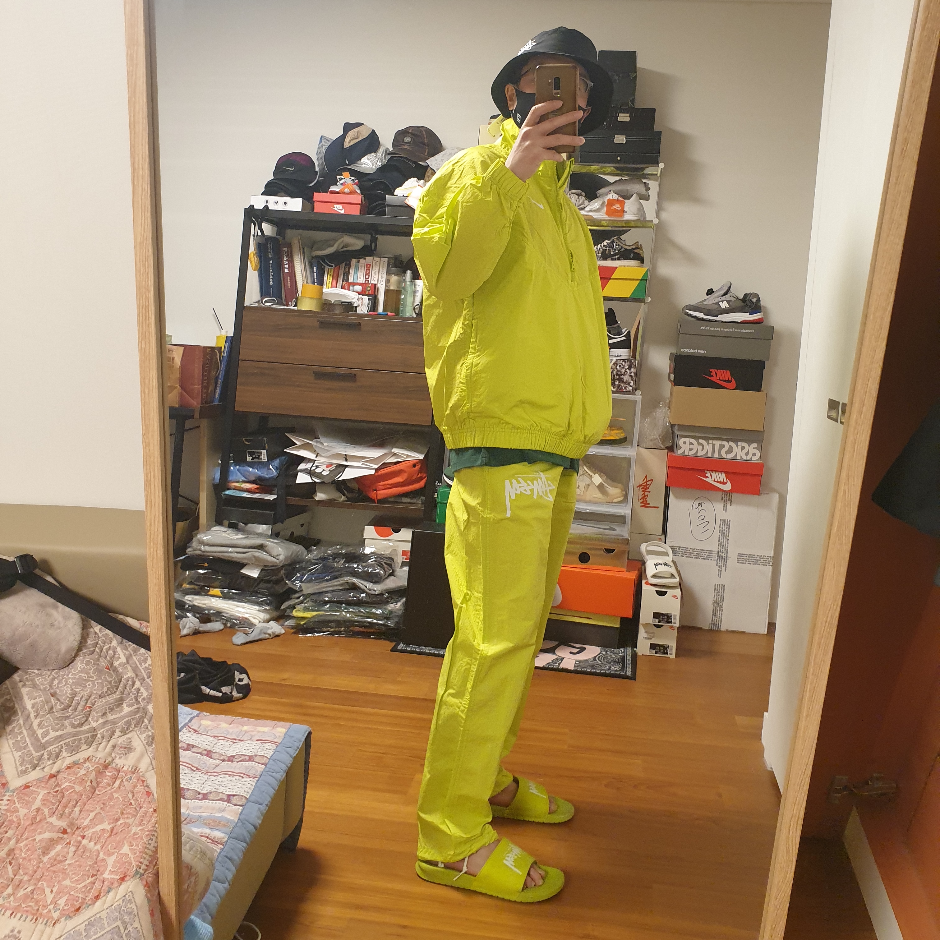Nike x Stussy Bucket Hat Black, Nike x Stussy WT T-Shirt Green - Asia 착용 스타일 - 2