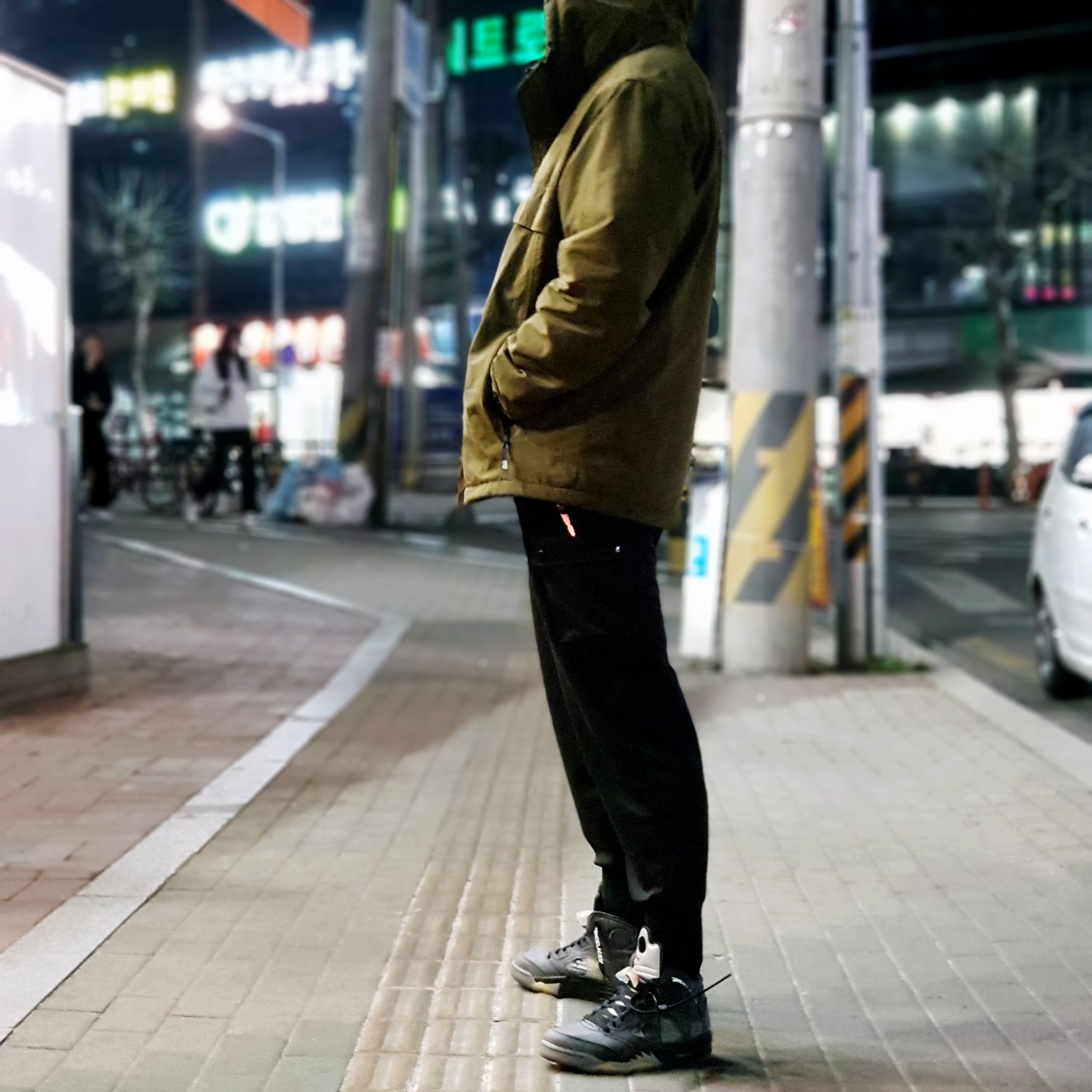 Jordan 5 x Off-White Retro SP Black Muslin 착용 스타일