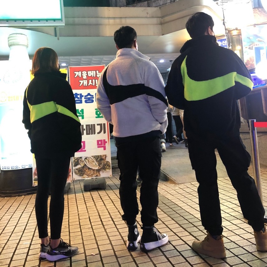 Nike Big Swoosh Full Zip Jacket White Navy, Nike Big Swoosh Full Zip Jacket Black Volt 착용 스타일